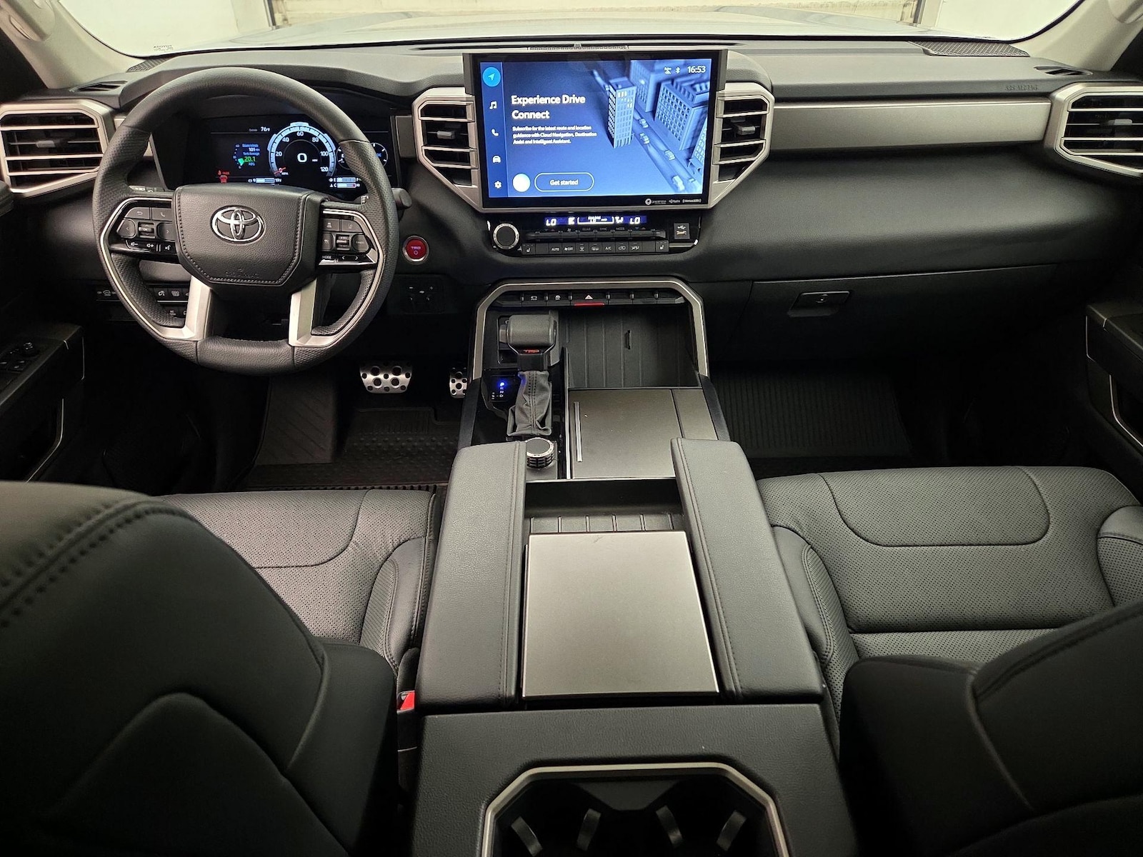 2023 Toyota Sequoia SR5 - Photo 10