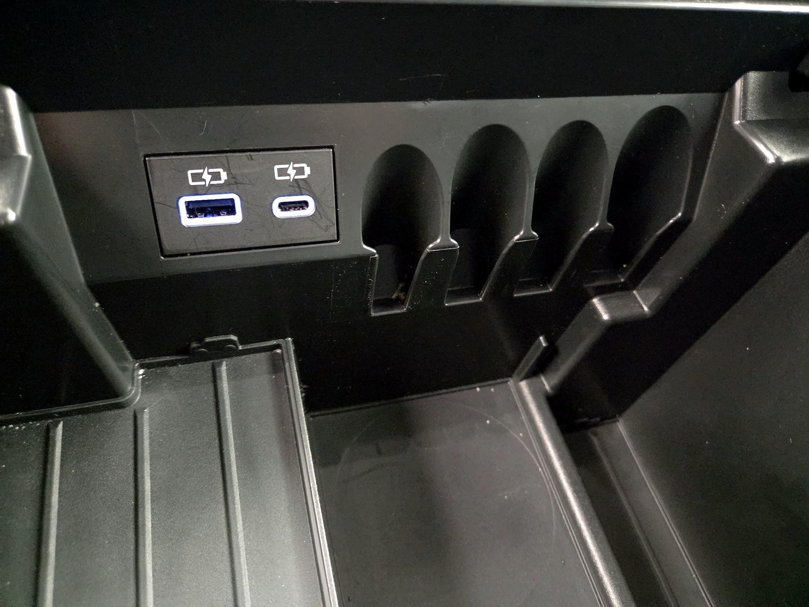 2023 Toyota Sequoia SR5 - Photo 19
