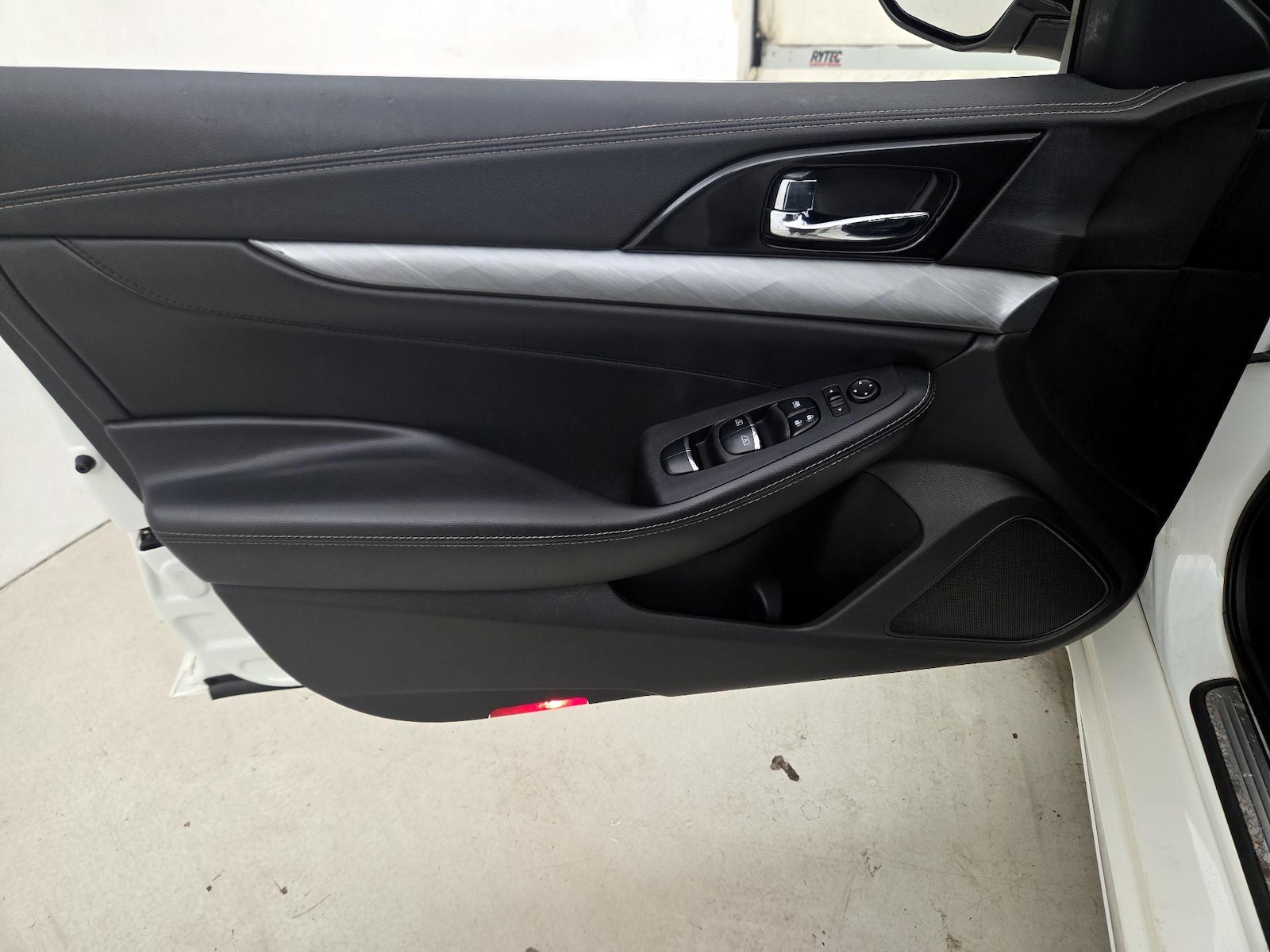 2017 Nissan Maxima SV - Photo 13