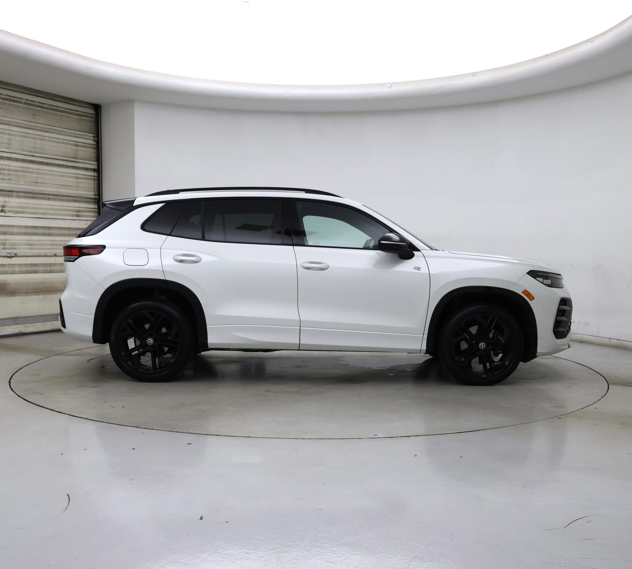 Thumbnail: 2025 Volkswagen Tiguan - 7