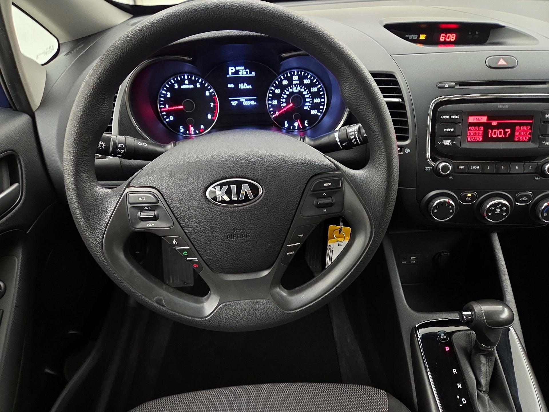Thumbnail: 2017 Kia Forte - 10