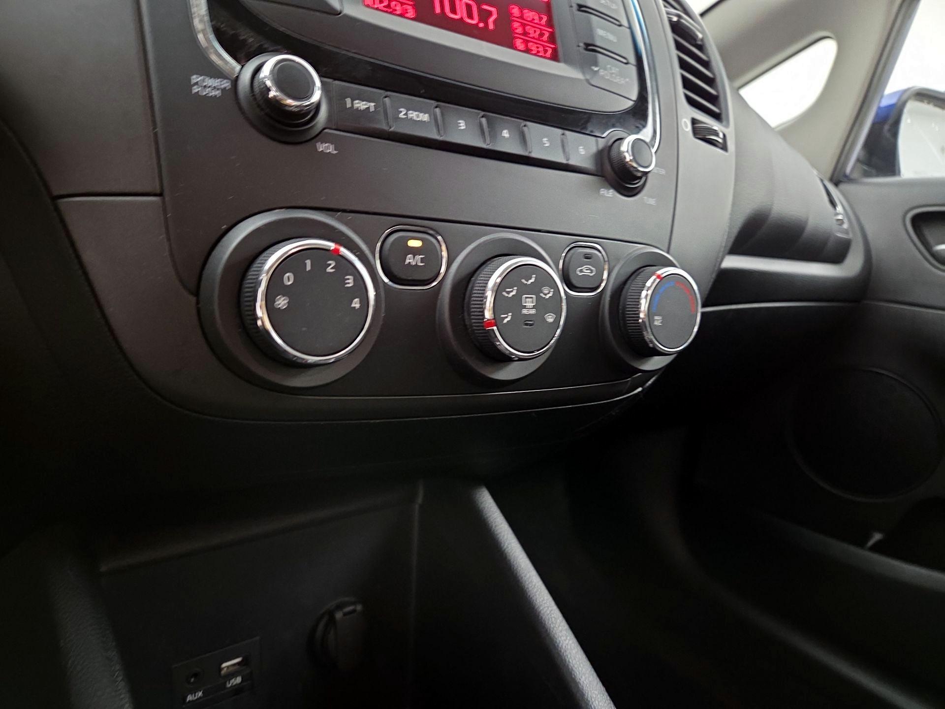 Thumbnail: 2017 Kia Forte - 15