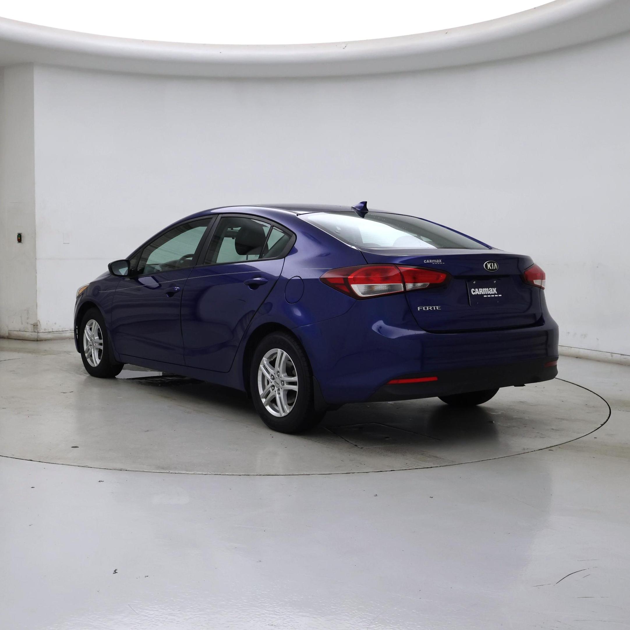 Thumbnail: 2017 Kia Forte - 2