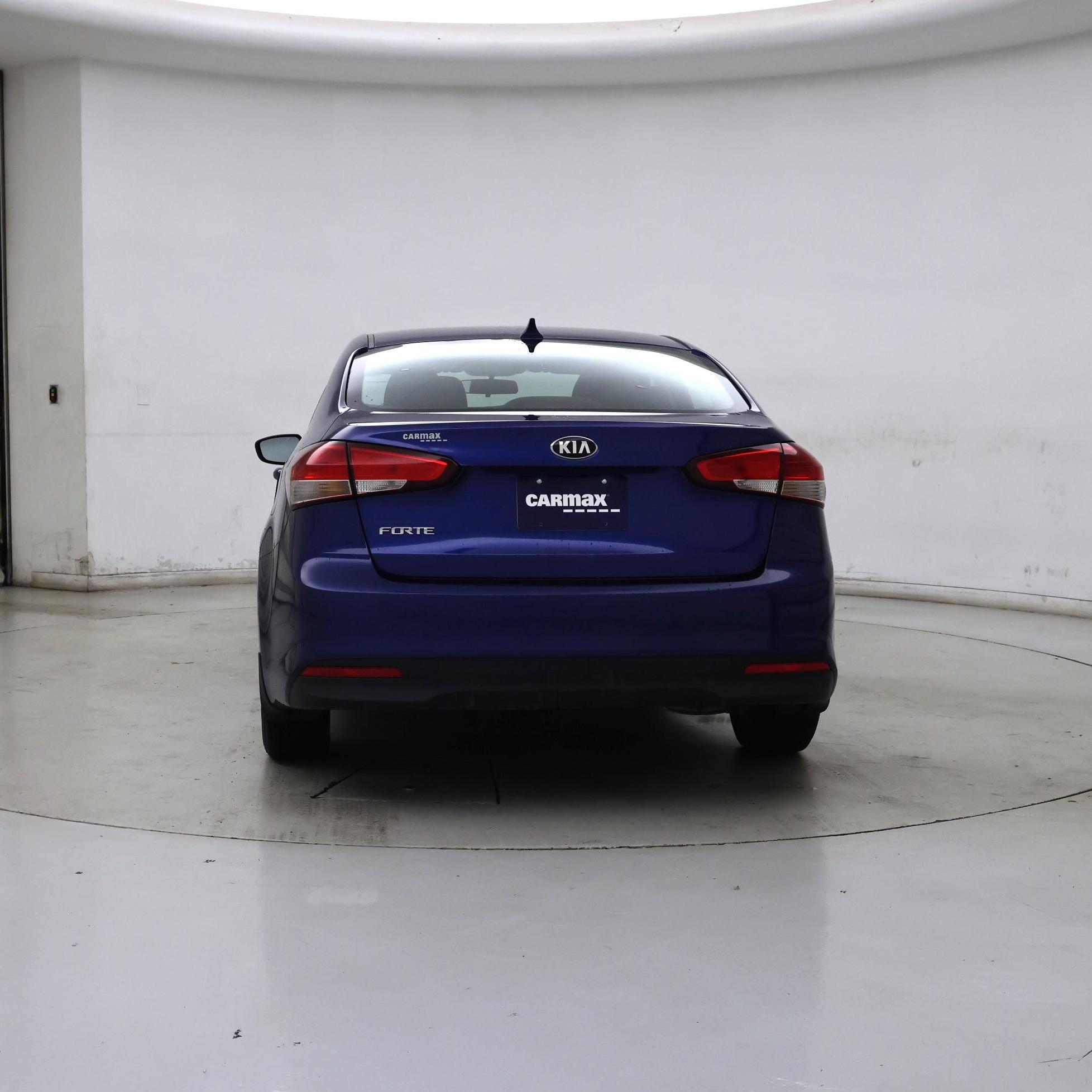 Thumbnail: 2017 Kia Forte - 6
