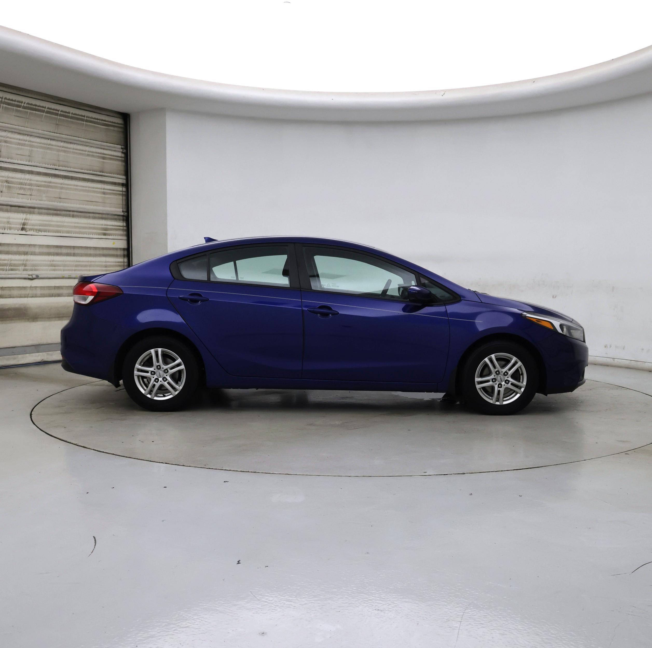 Thumbnail: 2017 Kia Forte - 7