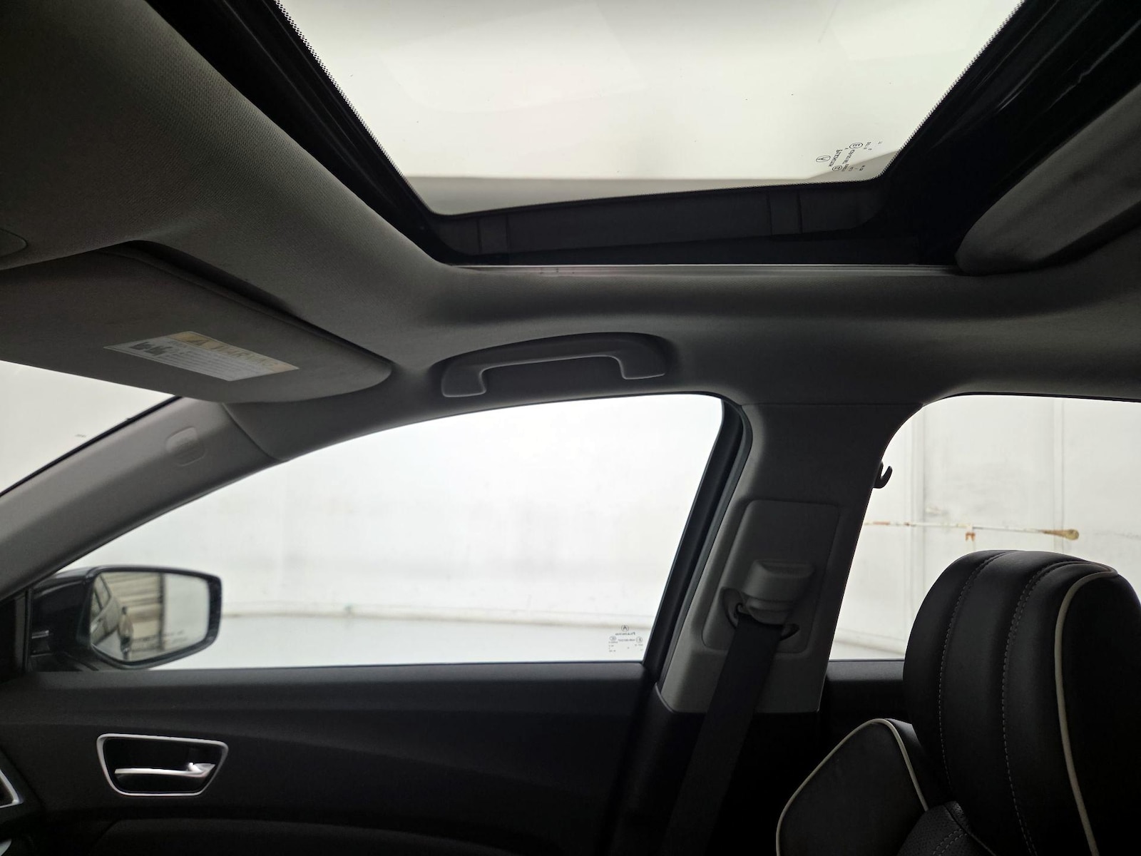Sunroof(s) & Overhead Airbags