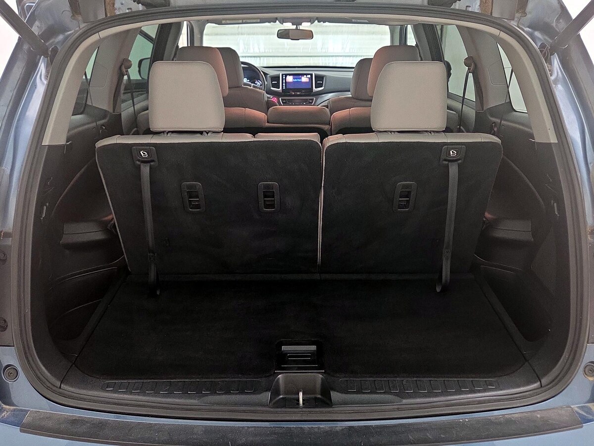 Trunk/Cargo (Seats Up)