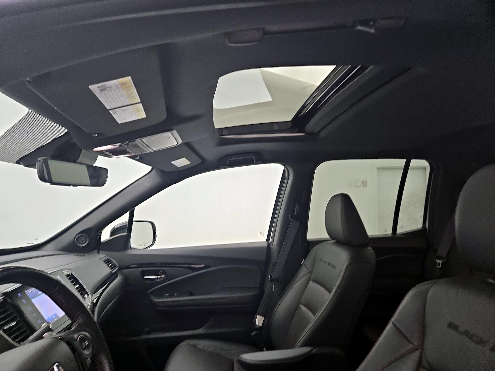 Sunroof(s) & Overhead Airbags