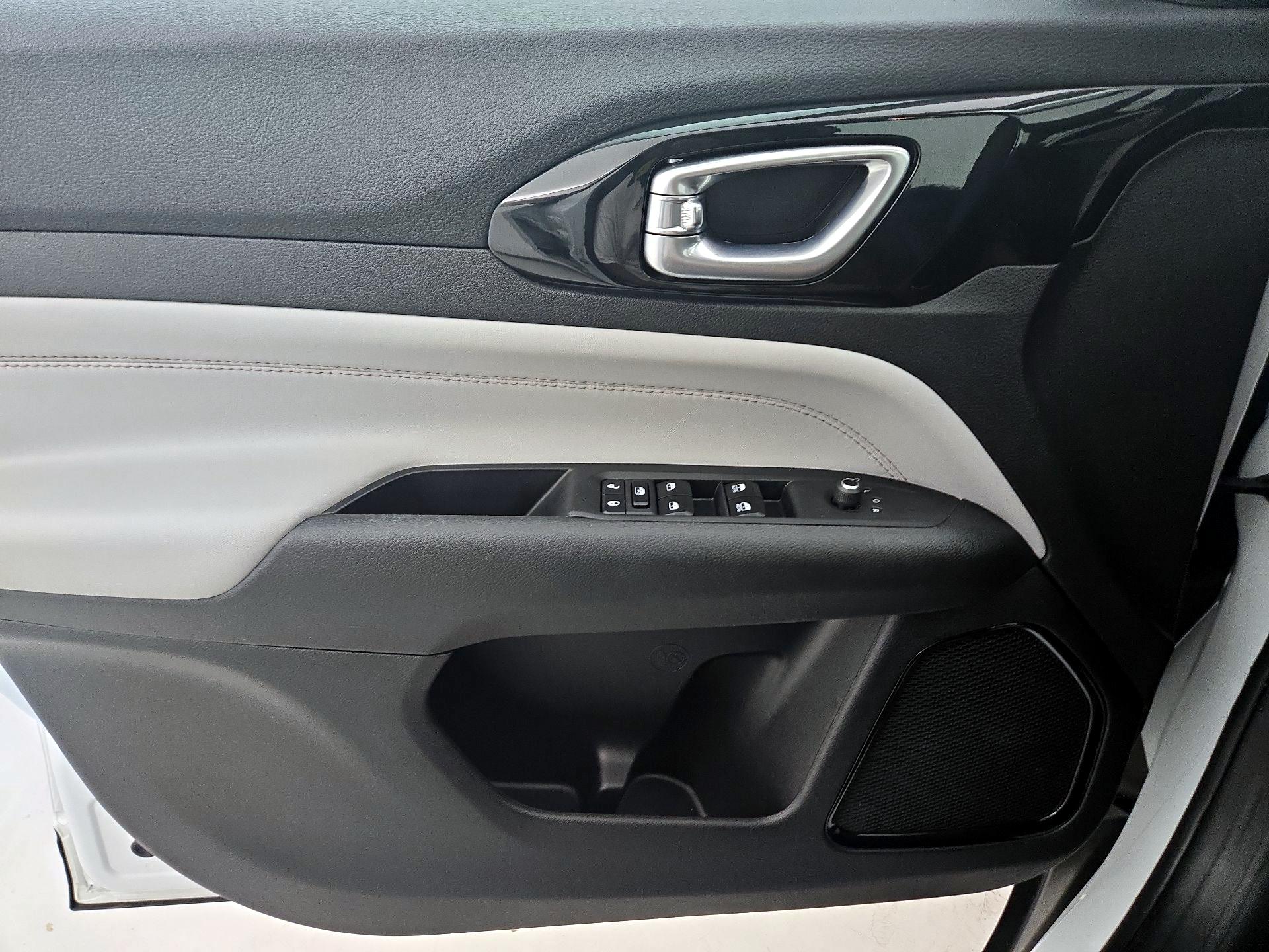 Thumbnail: 2023 Jeep Compass - 12