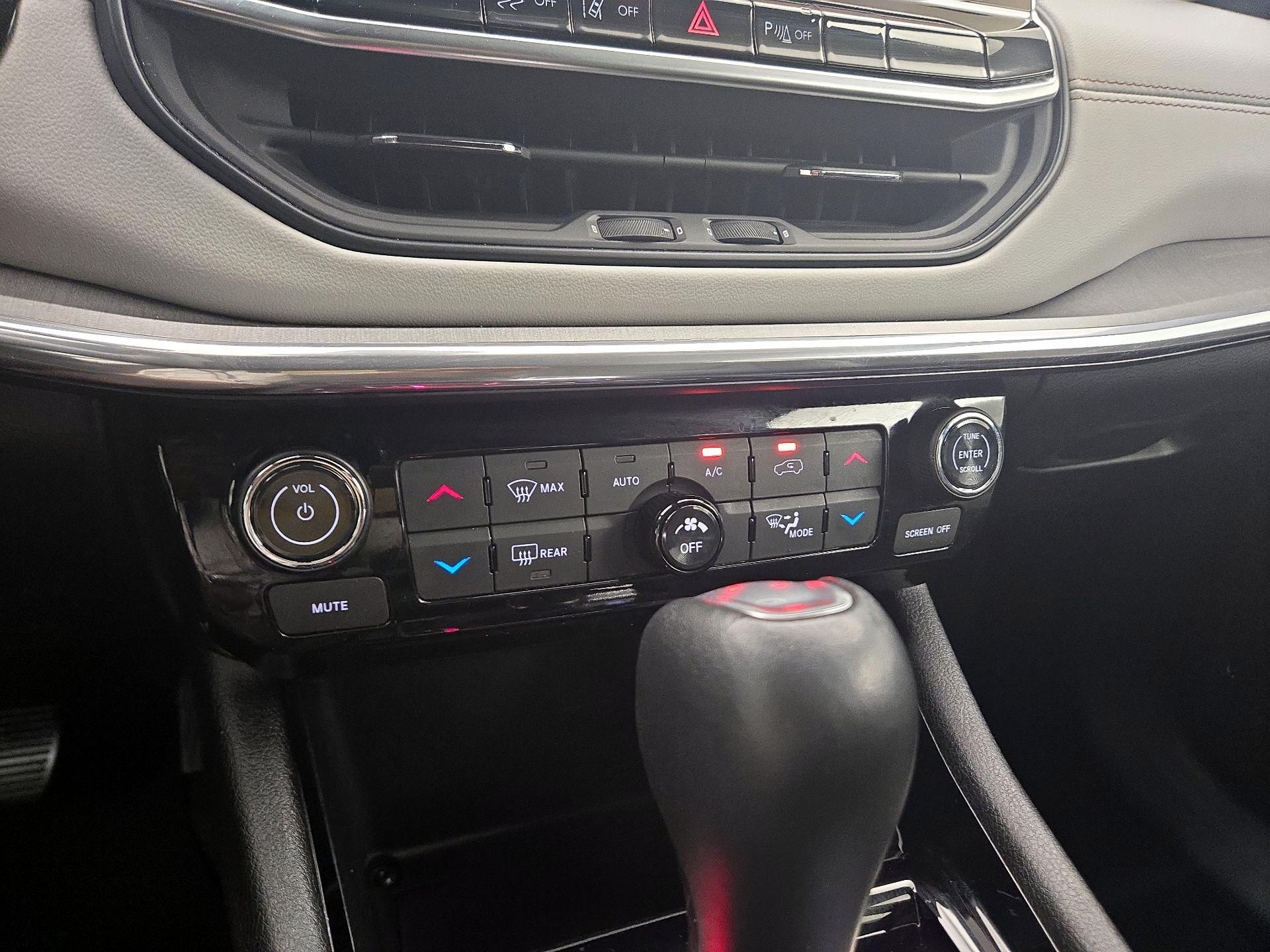 Thumbnail: 2023 Jeep Compass - 16