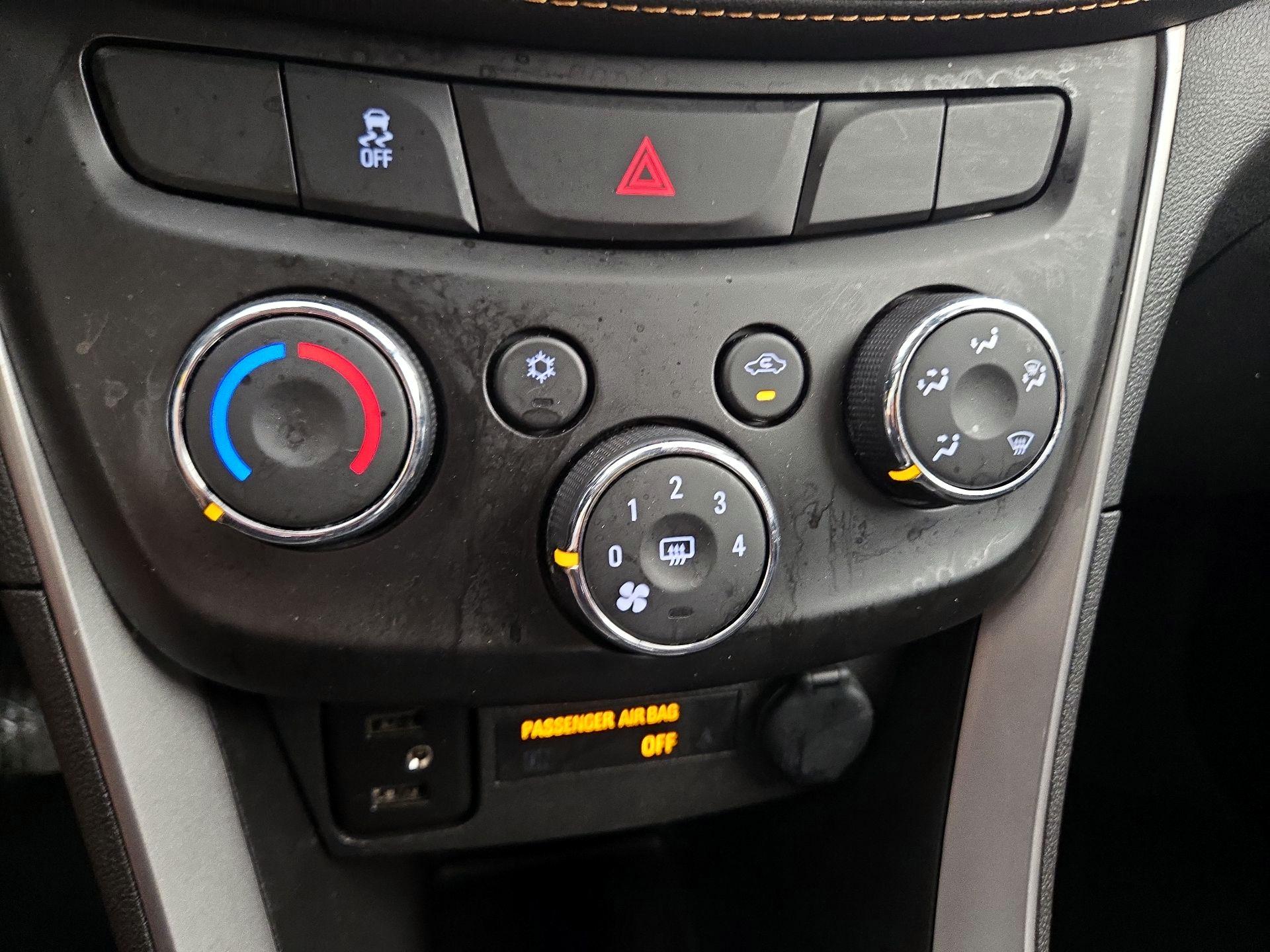 Thumbnail: 2020 Chevrolet Trax - 16
