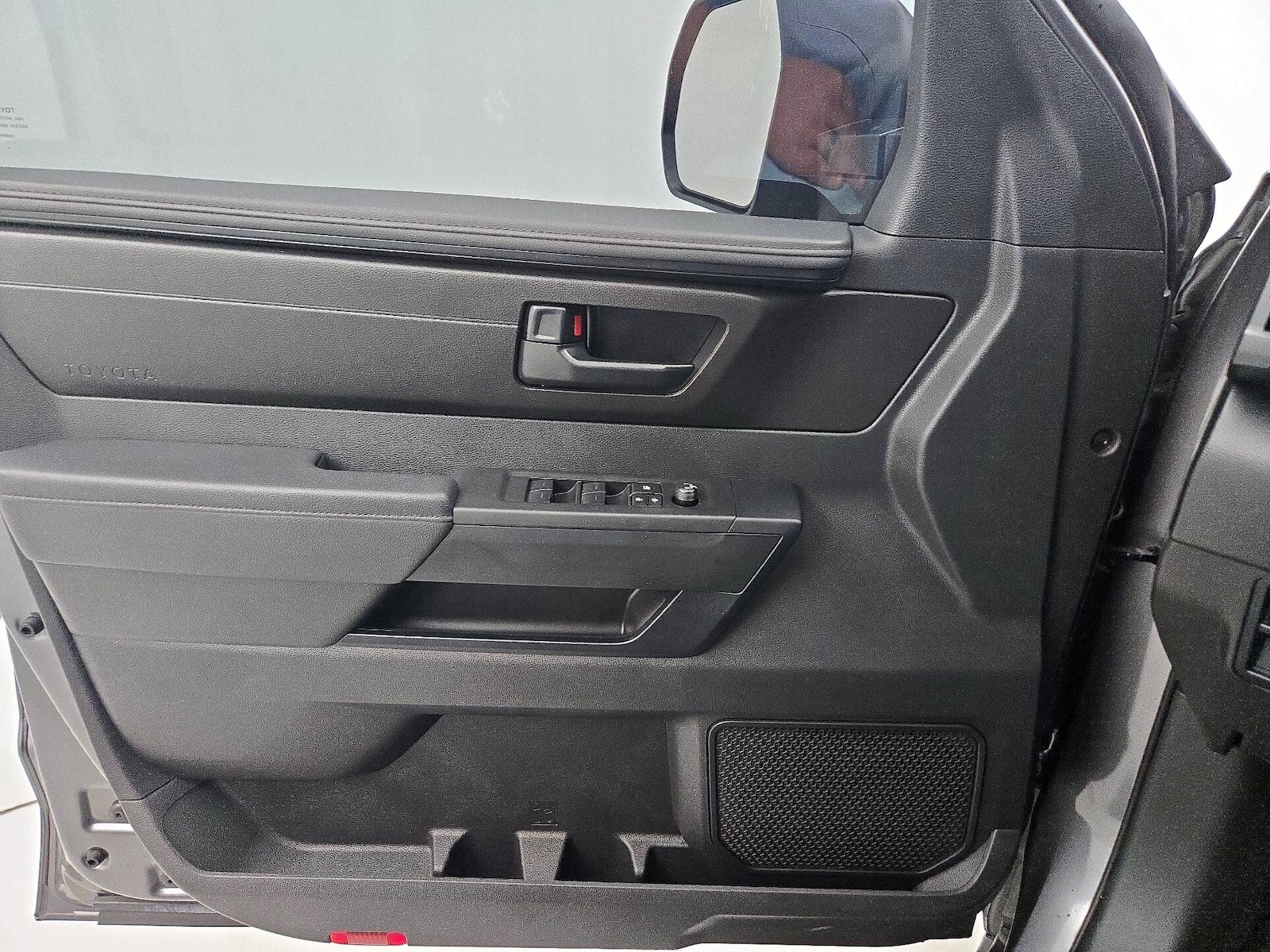2025 Toyota Tundra SR - Photo 13