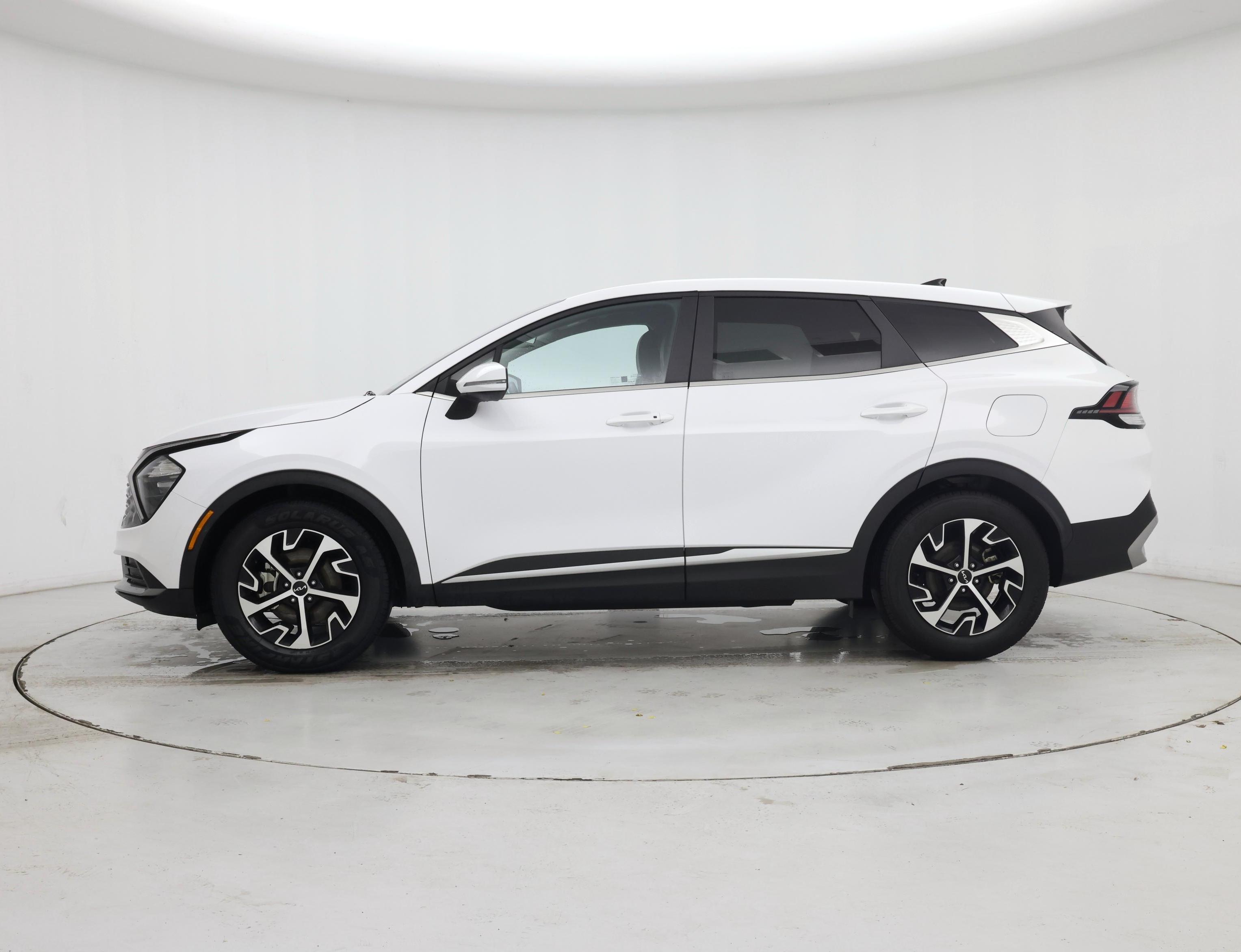 Thumbnail: 2023 Kia Sportage - 3