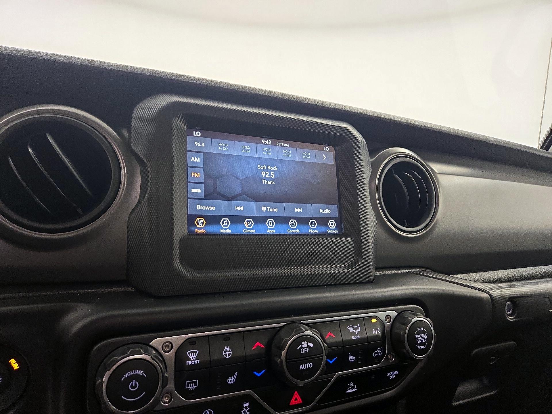 Thumbnail: 2022 Jeep Wrangler - 15