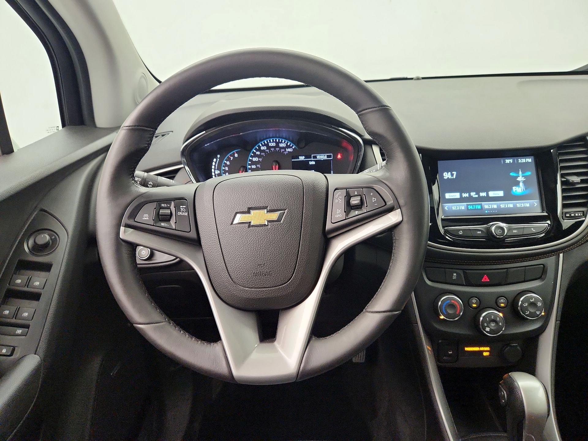 Thumbnail: 2017 Chevrolet Trax - 10