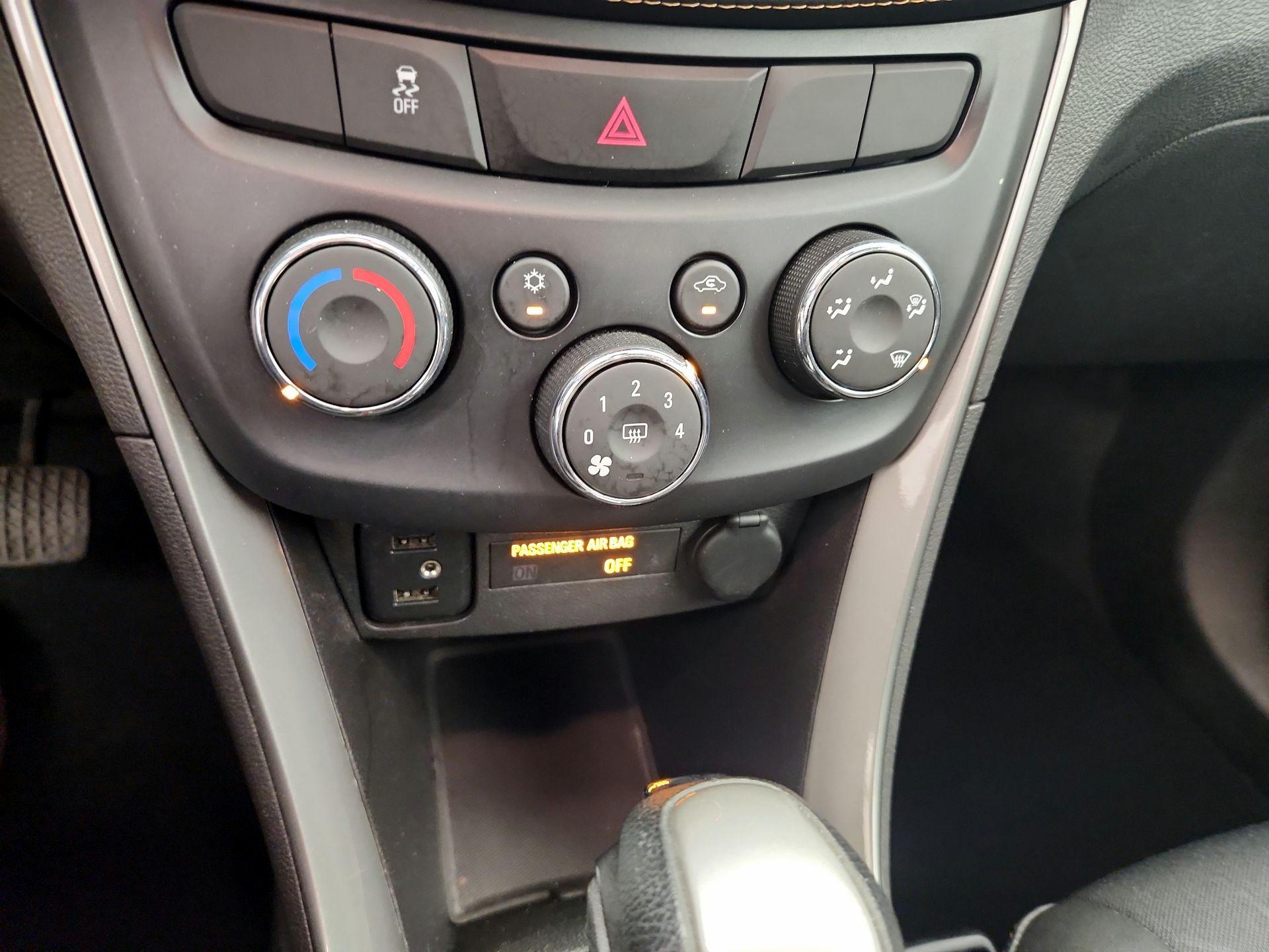 Thumbnail: 2017 Chevrolet Trax - 16