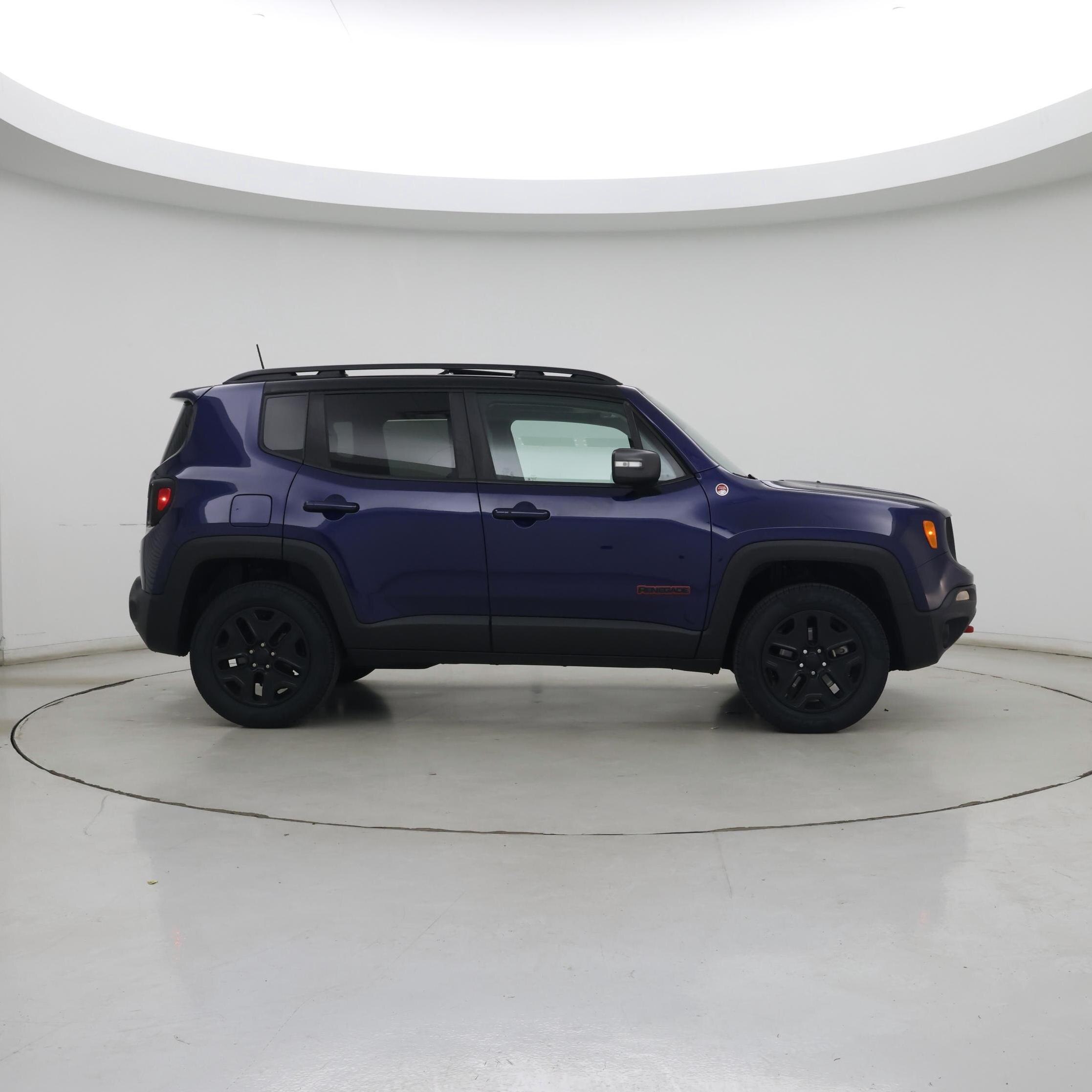 Thumbnail: 2018 Jeep Renegade - 7