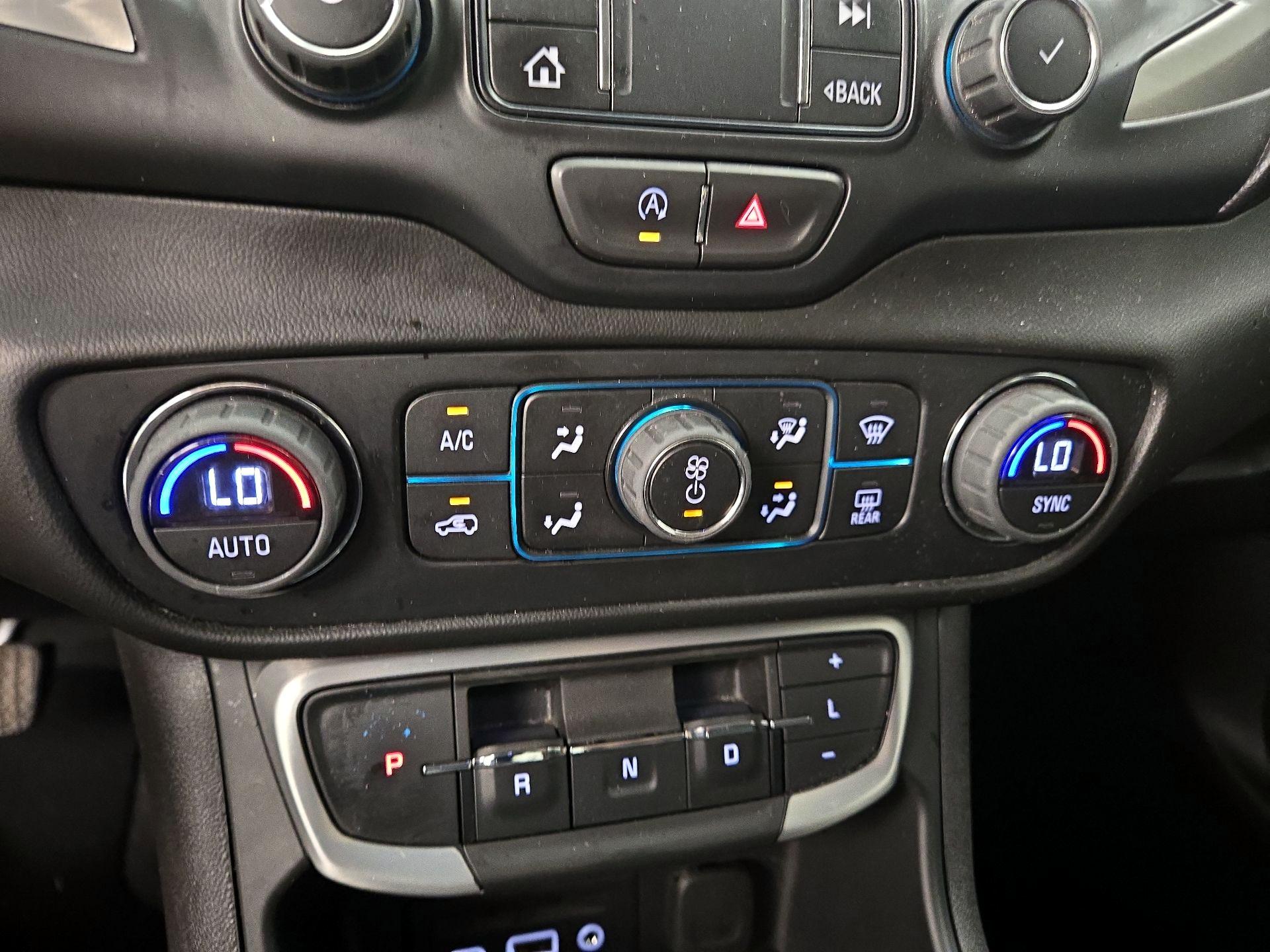Thumbnail: 2022 GMC Terrain - 17
