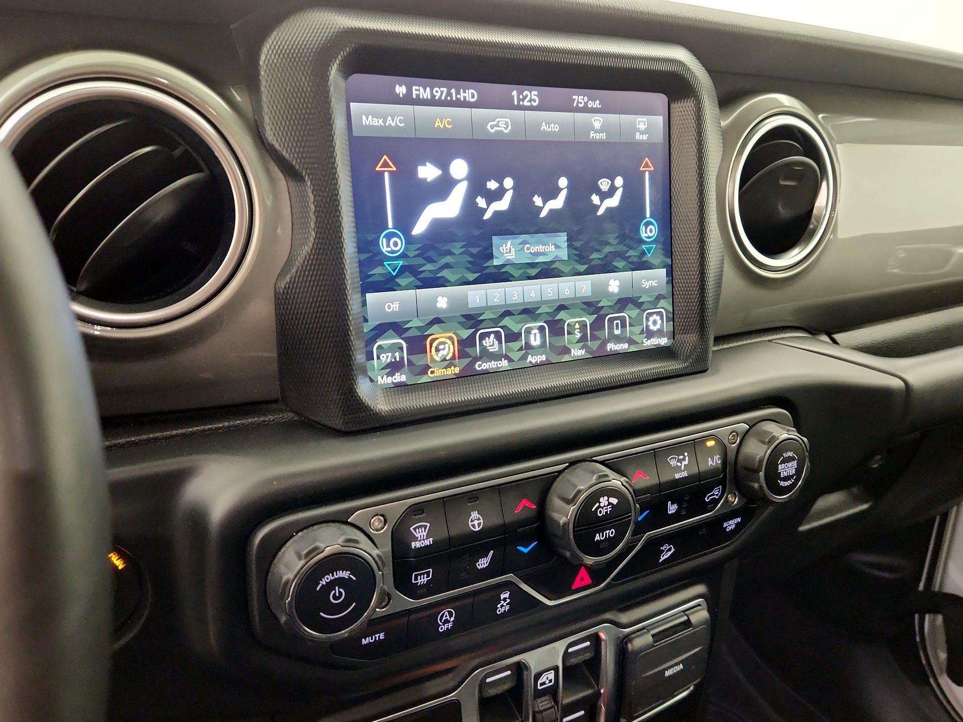Thumbnail: 2020 Jeep Wrangler - 17