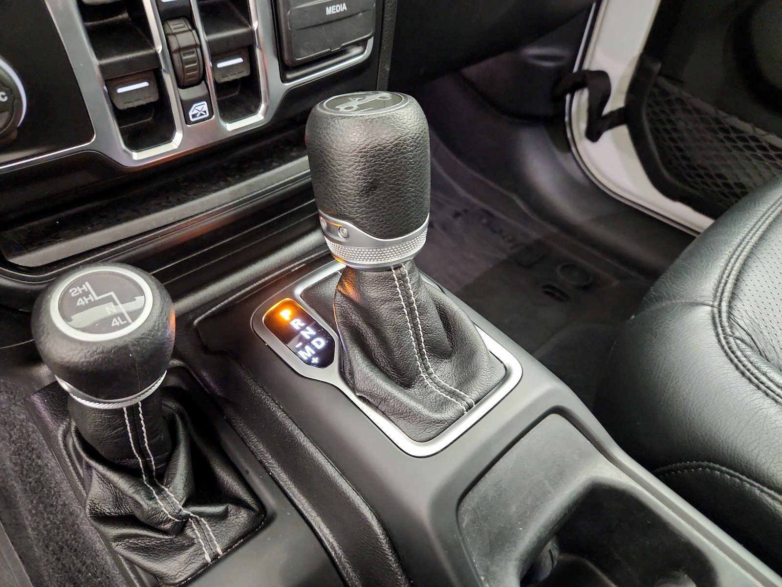 2020 Jeep Wrangler Unlimited Sahara - Photo 20