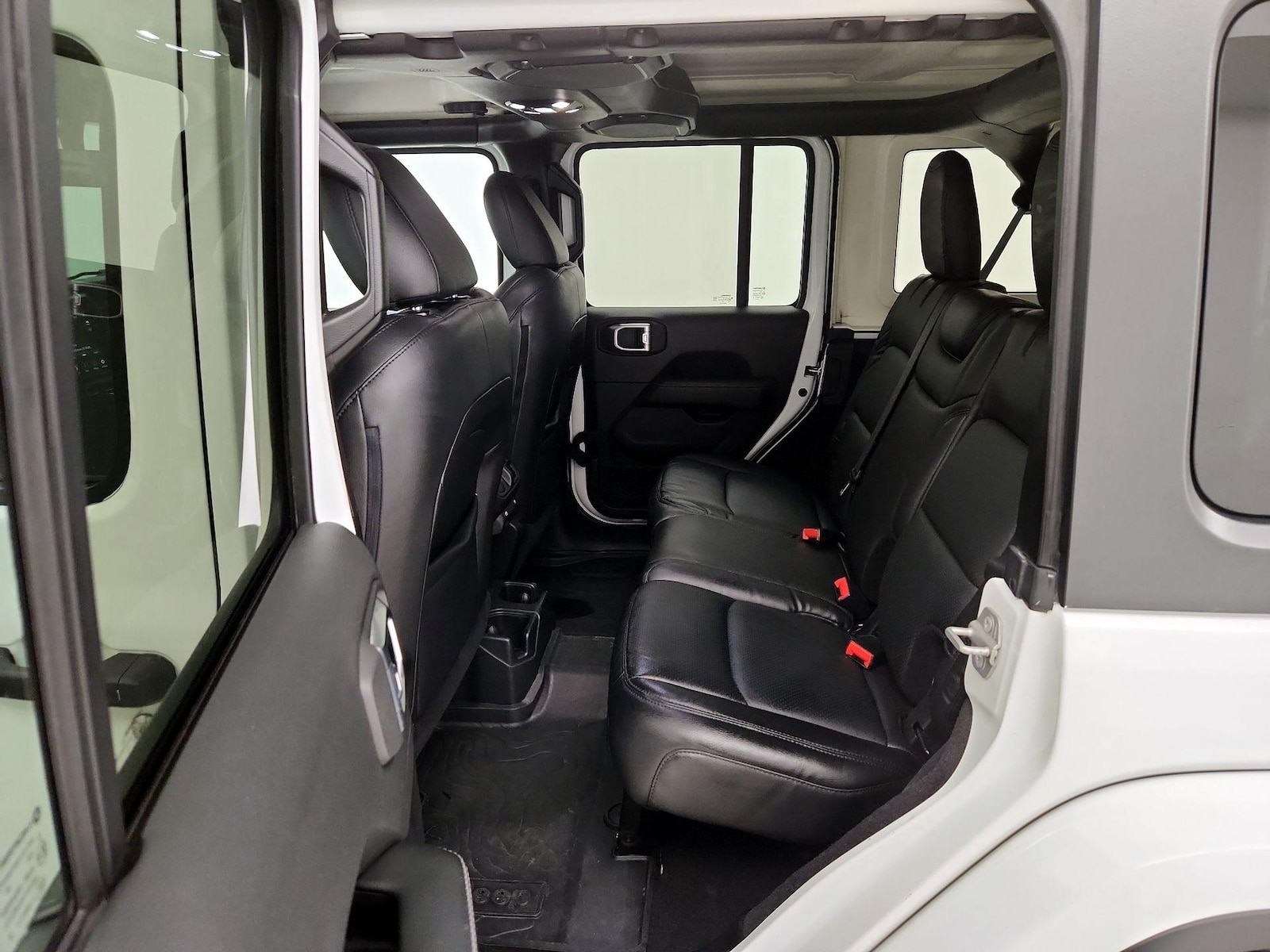 2020 Jeep Wrangler Unlimited Sahara - Photo 21