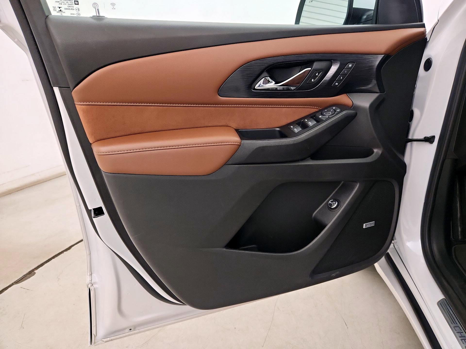 Thumbnail: 2021 Chevrolet Traverse - 12