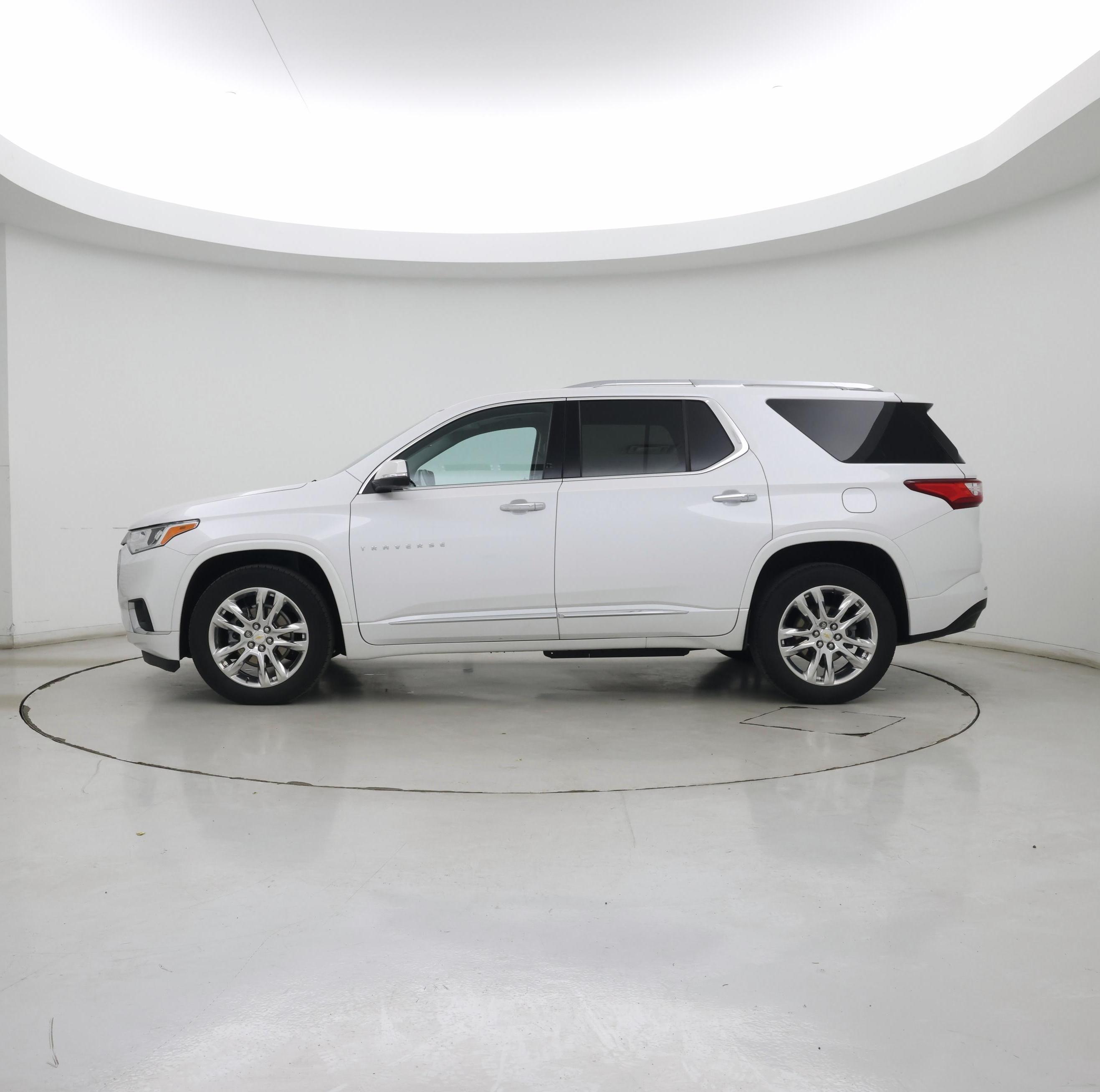 Thumbnail: 2021 Chevrolet Traverse - 3