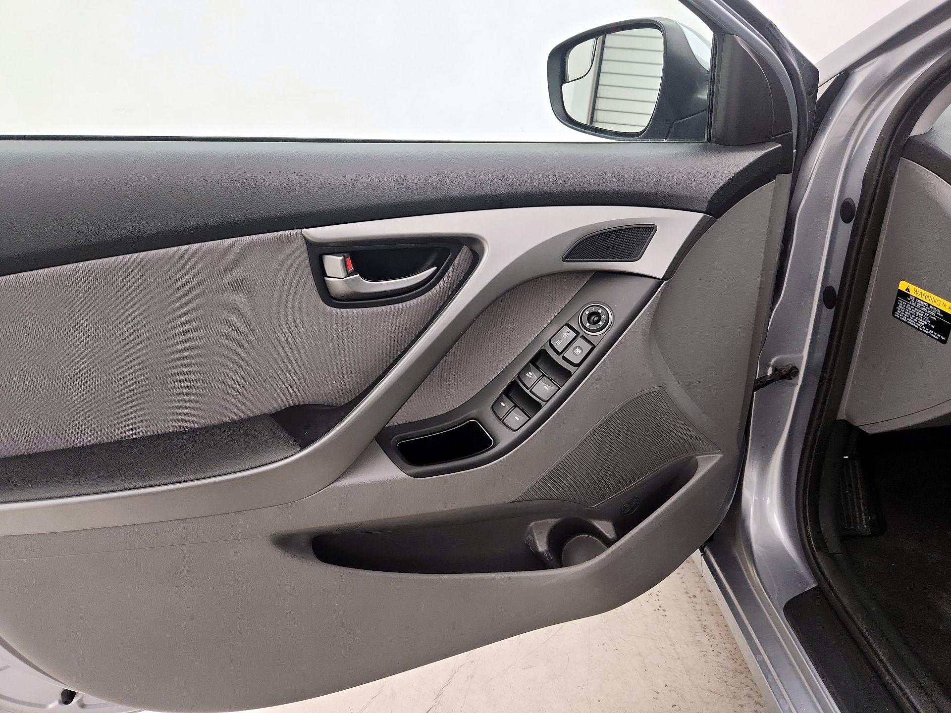 Thumbnail: 2015 Hyundai Elantra - 12