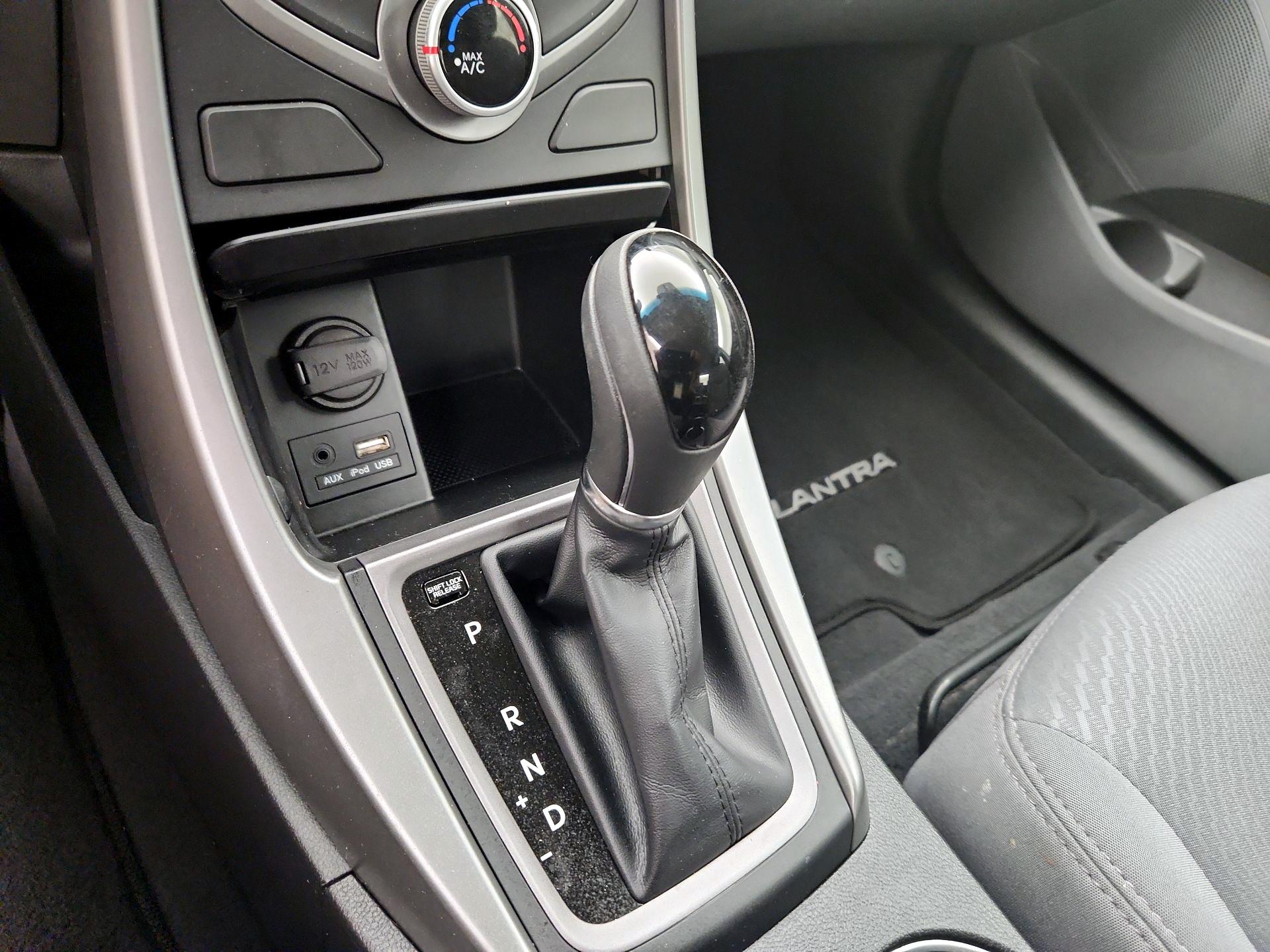 Thumbnail: 2015 Hyundai Elantra - 16