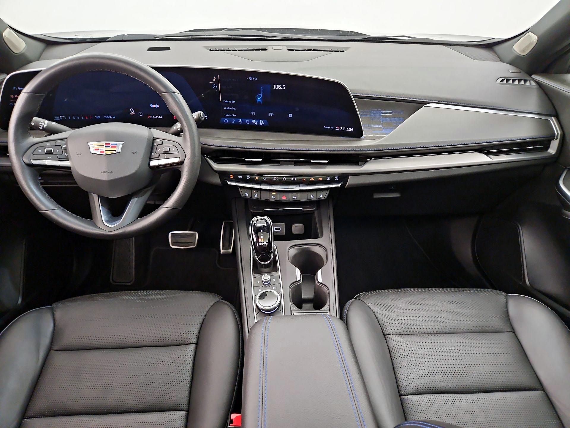 Thumbnail: 2024 Cadillac XT4 - 9