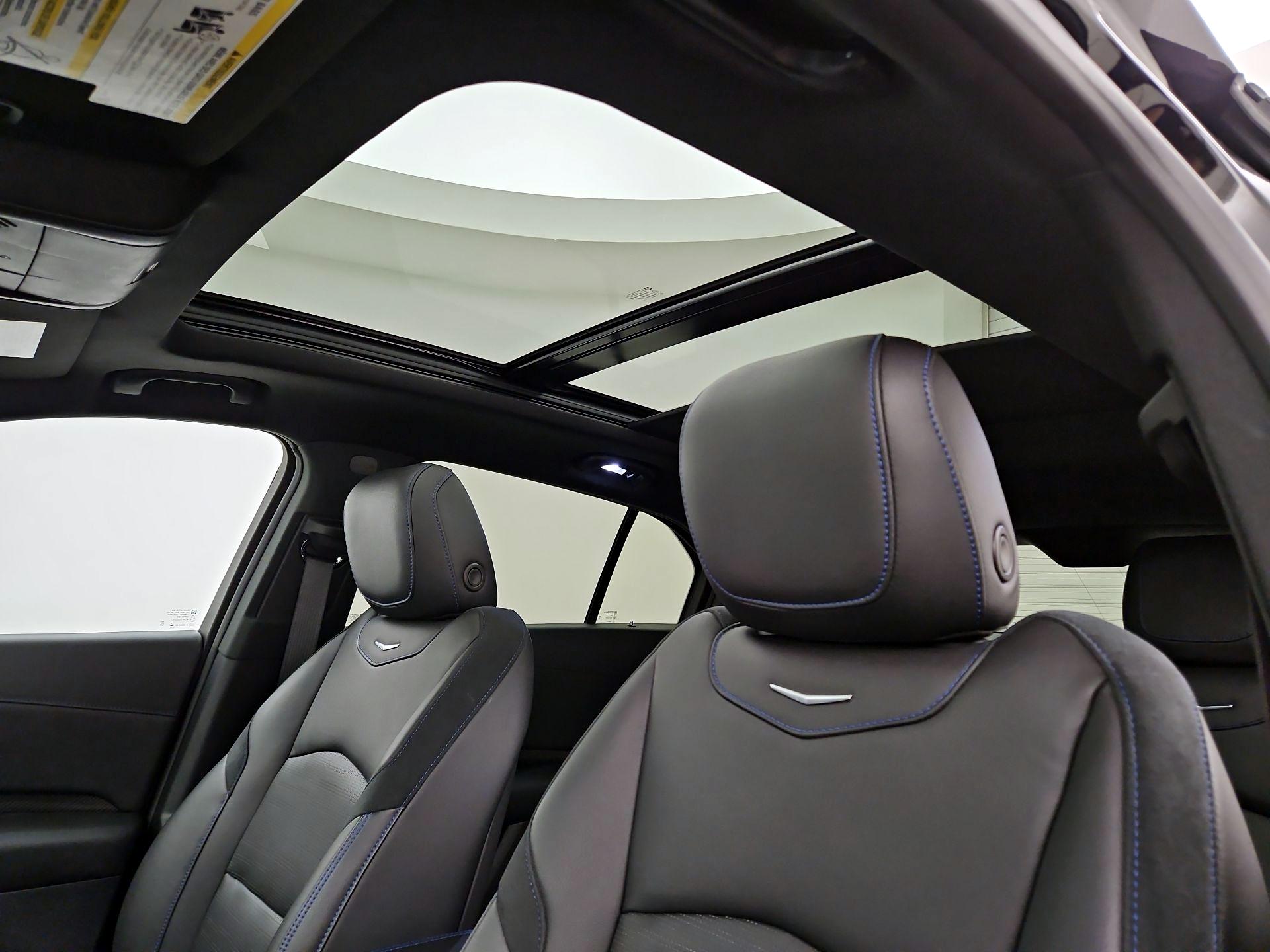 Thumbnail: 2024 Cadillac XT4 - 20