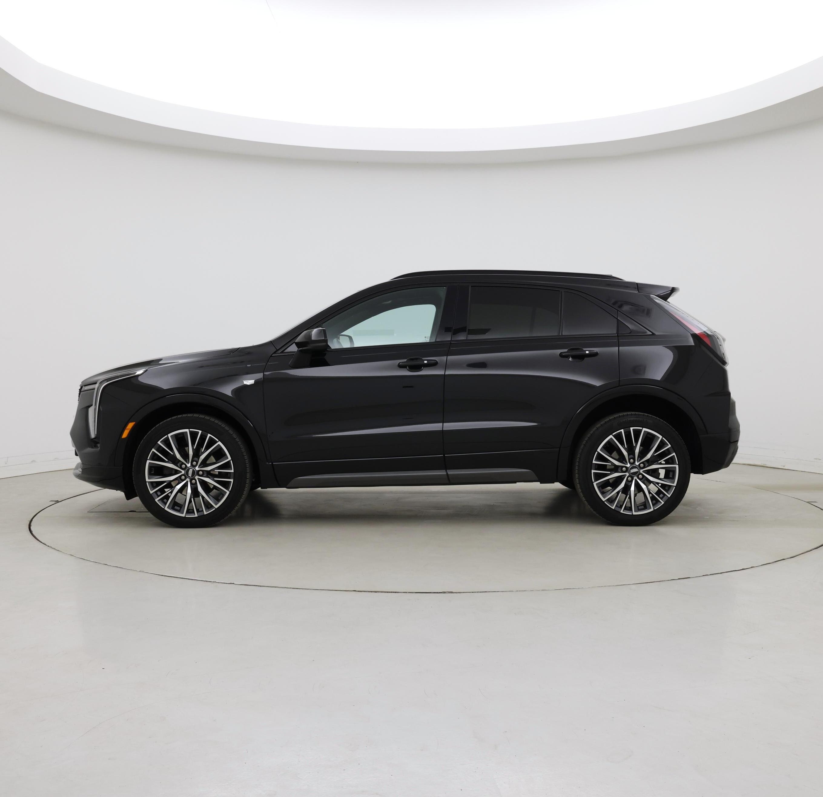 Thumbnail: 2024 Cadillac XT4 - 3