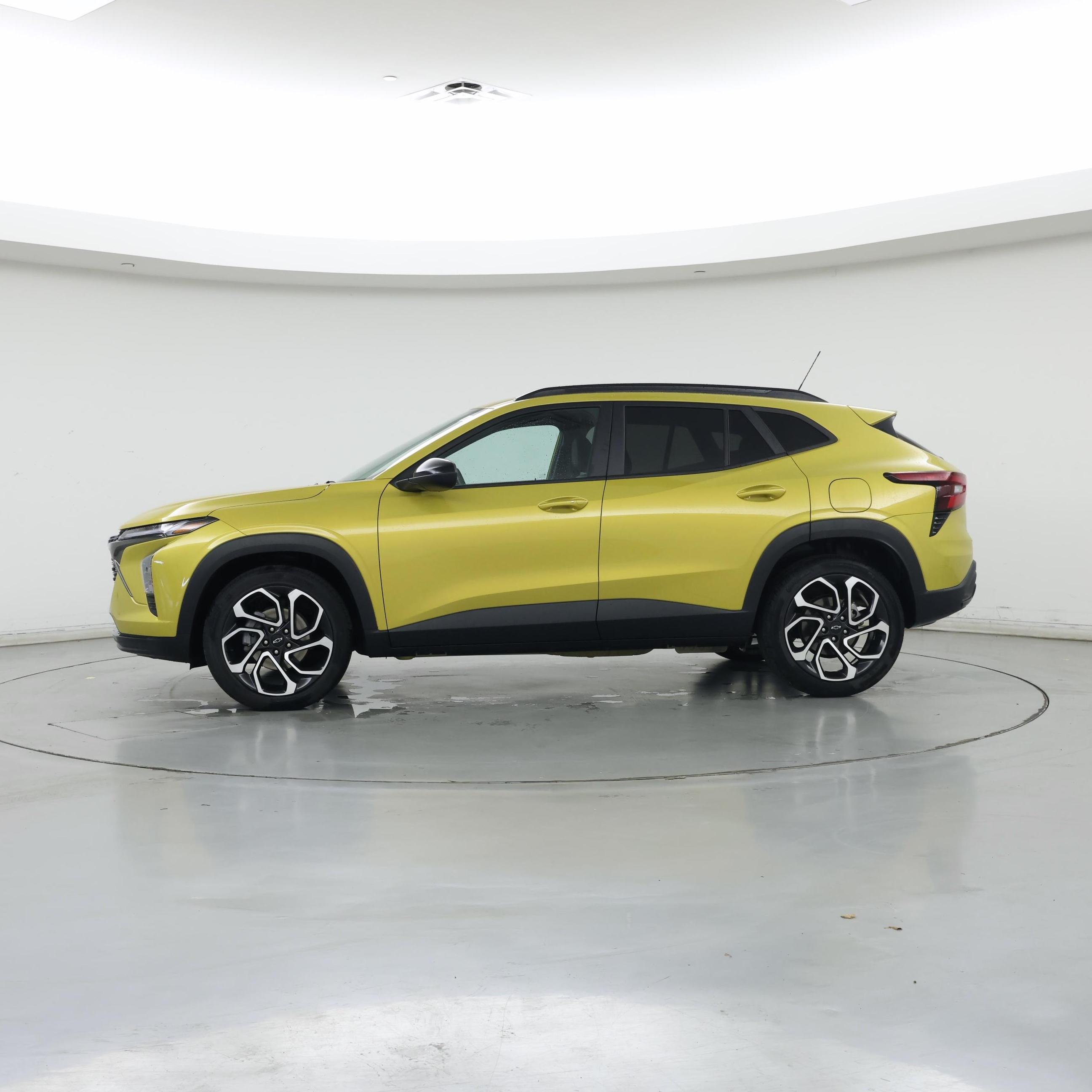 Thumbnail: 2024 Chevrolet Trax - 3
