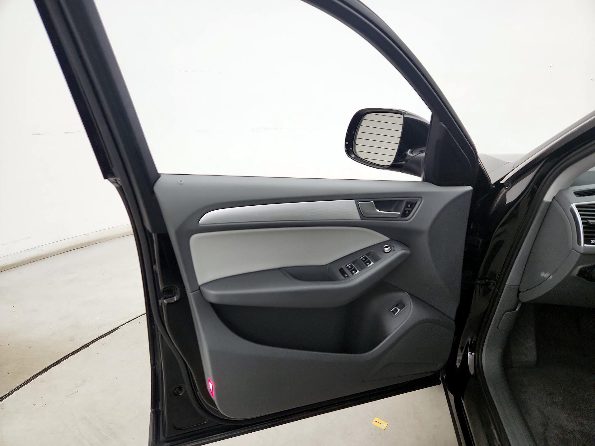 Thumbnail: 2015 Audi Q5 - 12