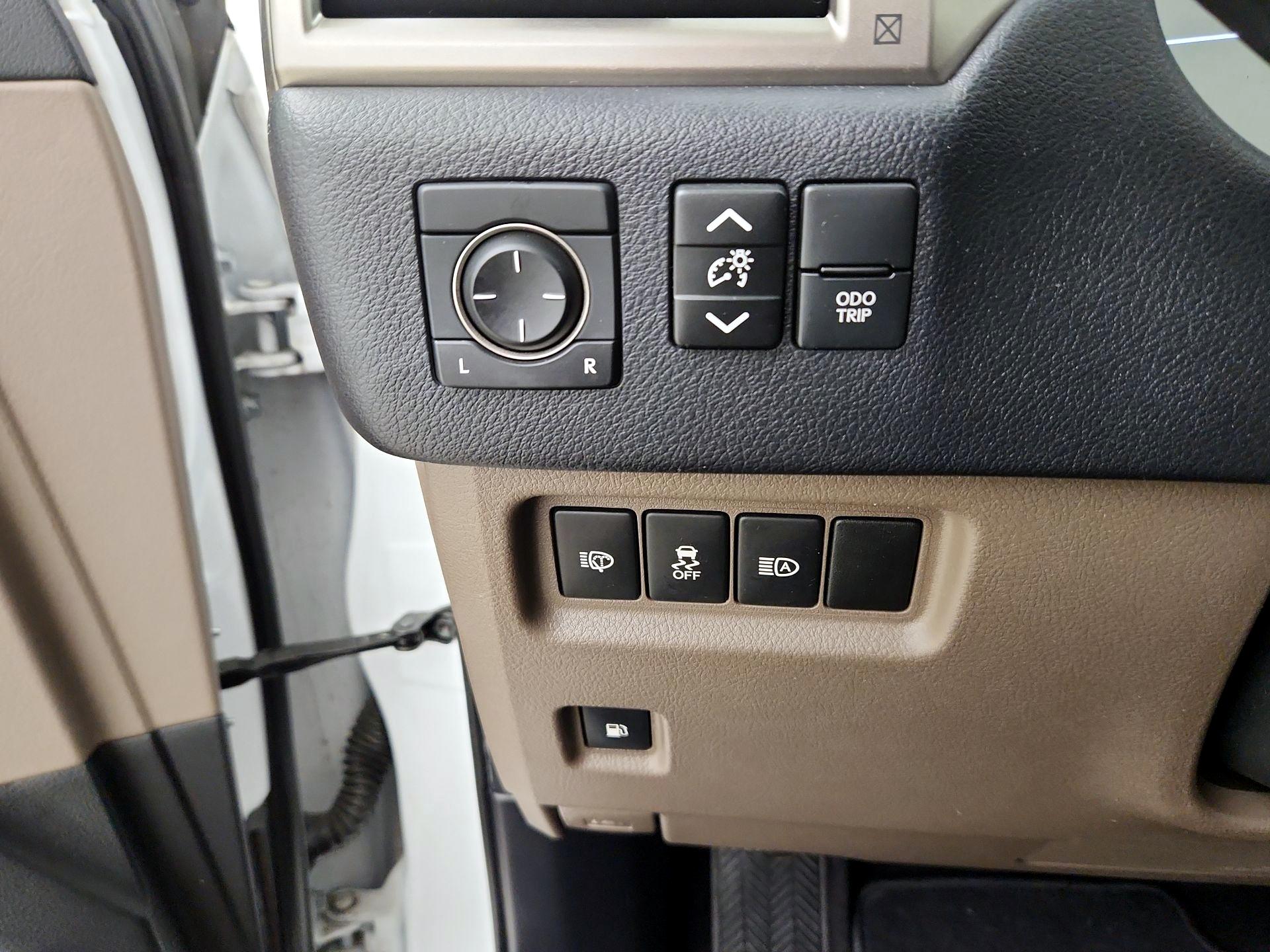 Thumbnail: 2020 Lexus GX - 13