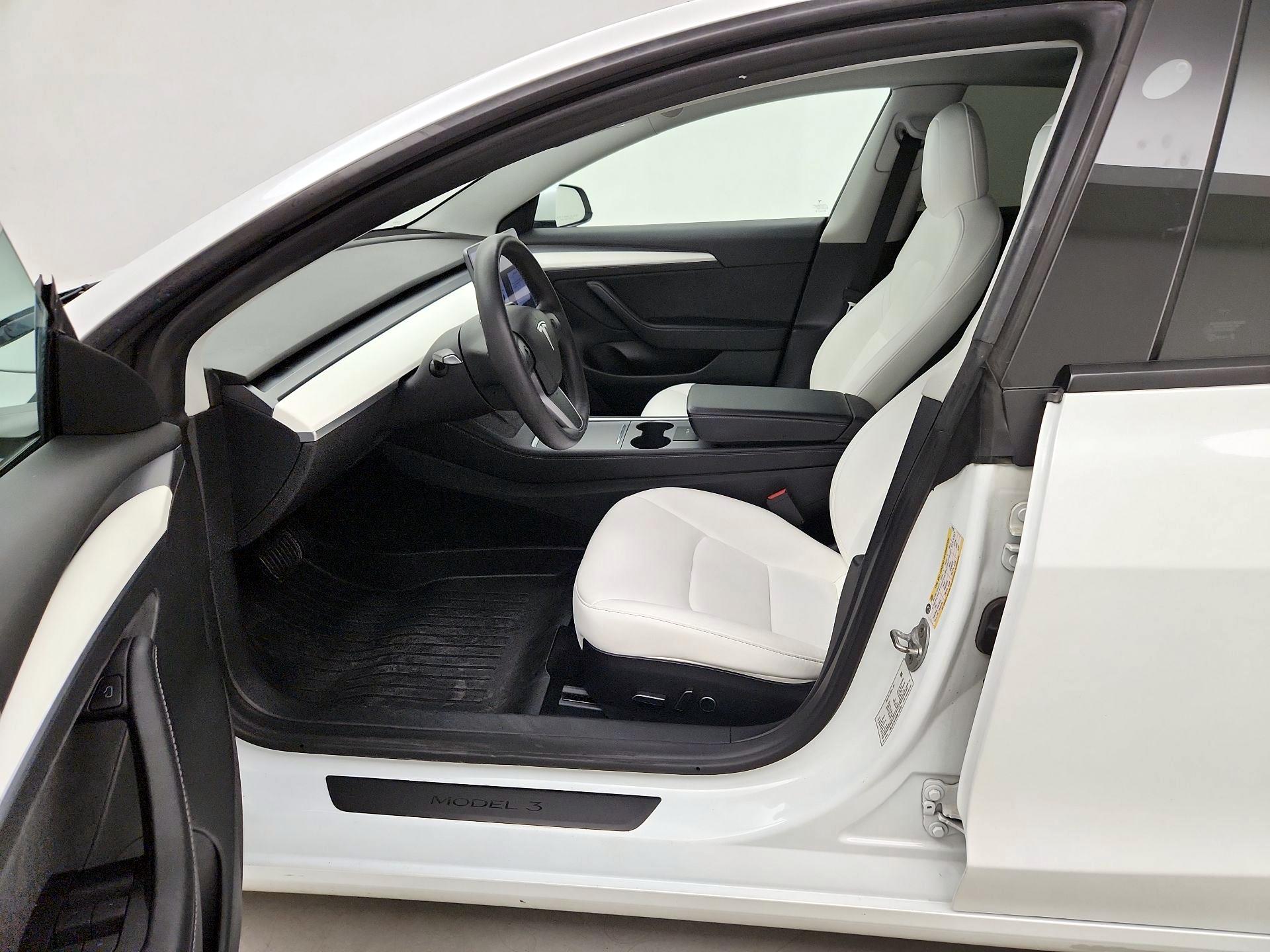 Thumbnail: 2022 Tesla Model 3 - 11