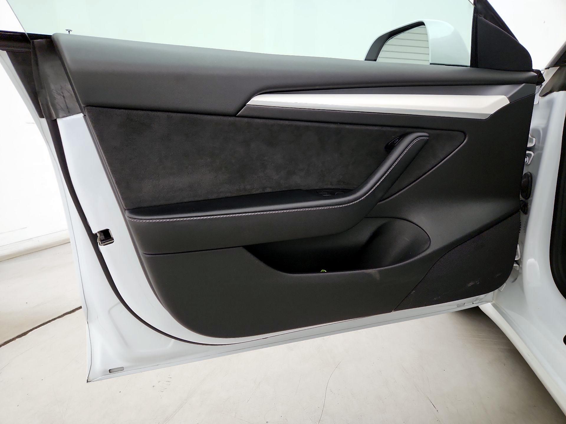 Thumbnail: 2022 Tesla Model 3 - 12