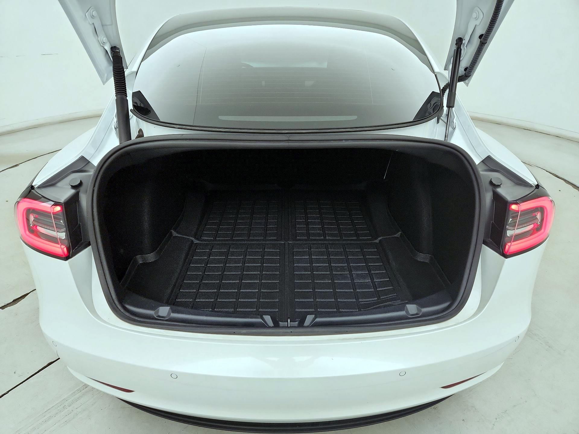 Thumbnail: 2022 Tesla Model 3 - 20