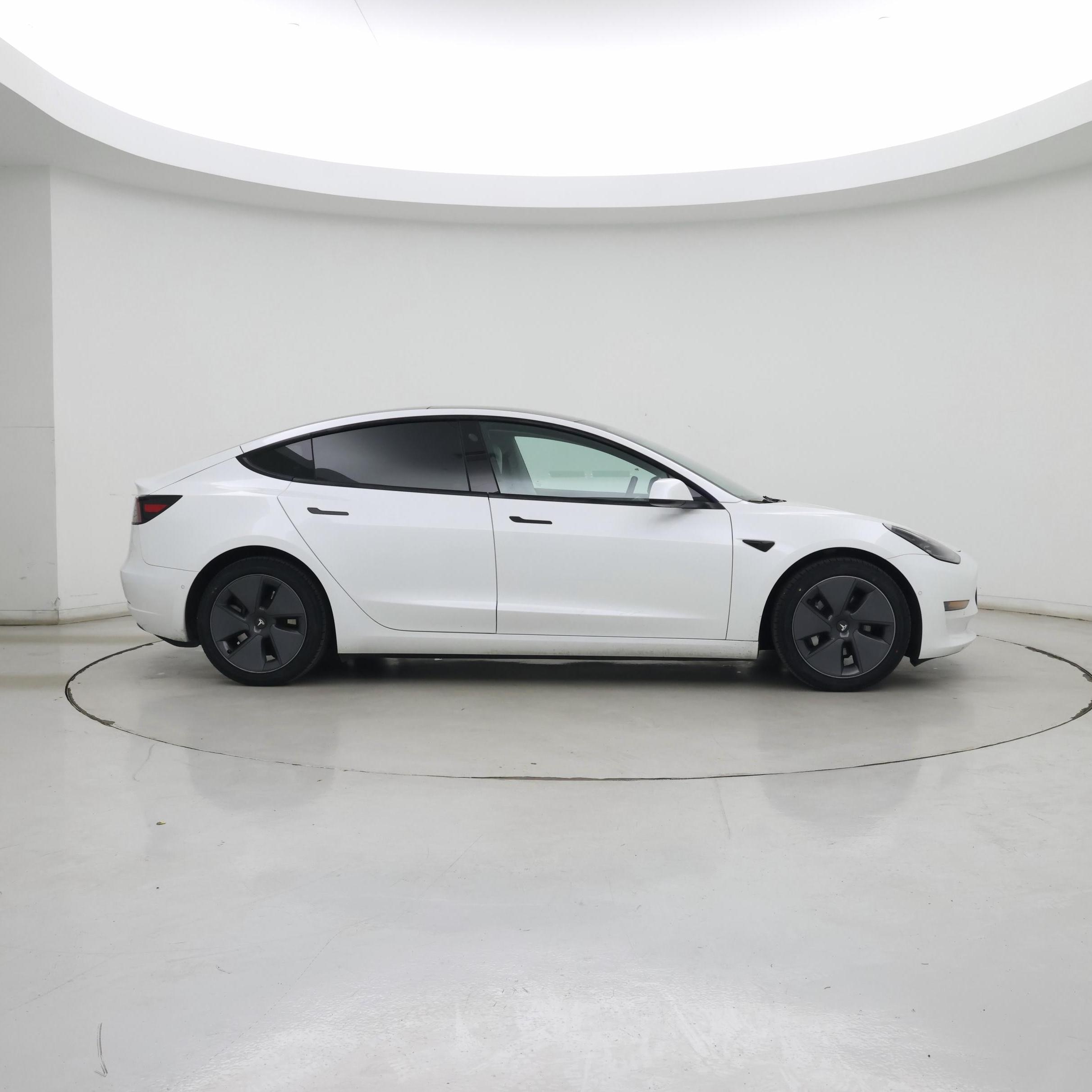 Thumbnail: 2022 Tesla Model 3 - 7
