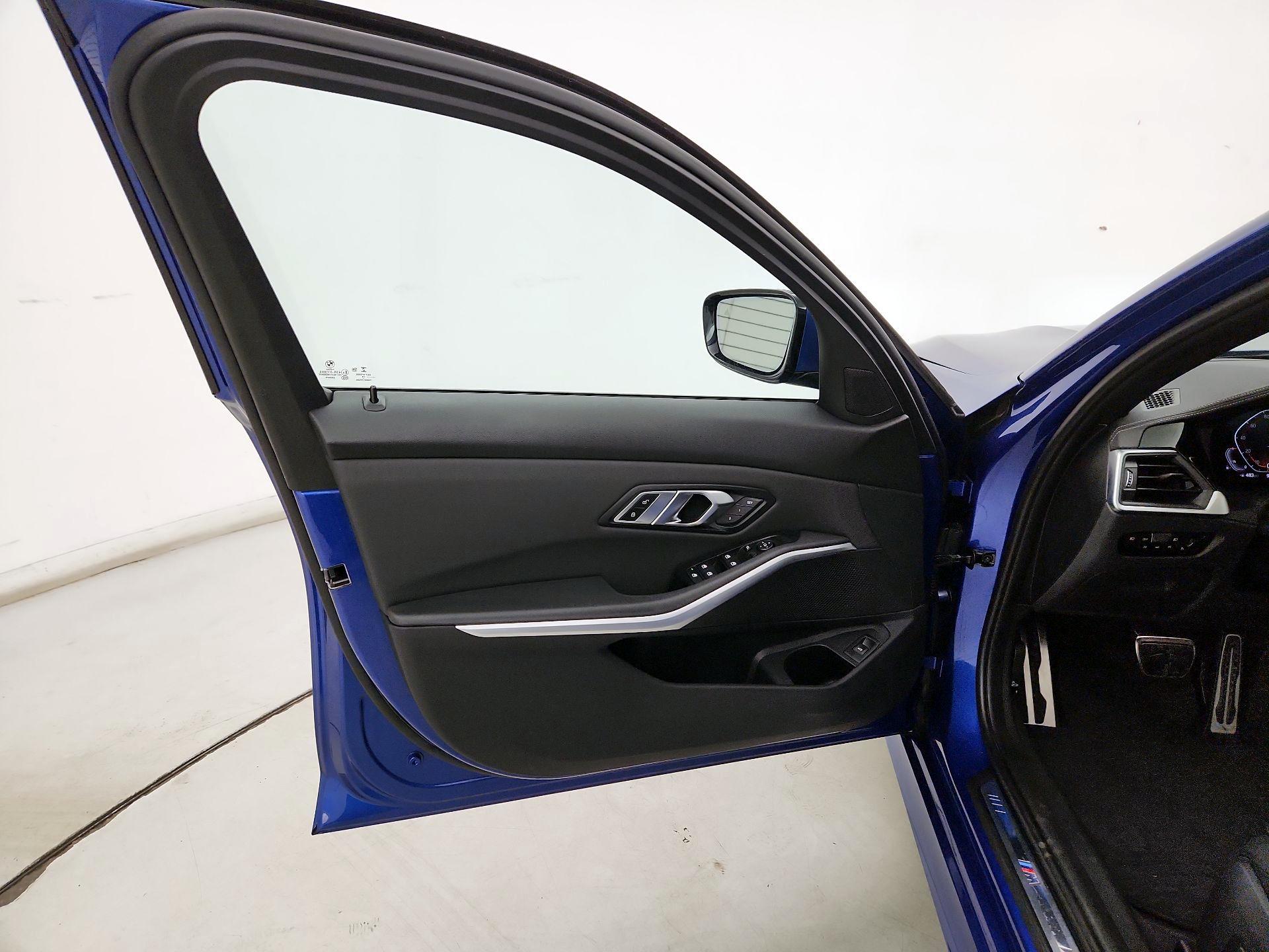 Thumbnail: 2019 BMW 3 Series - 12