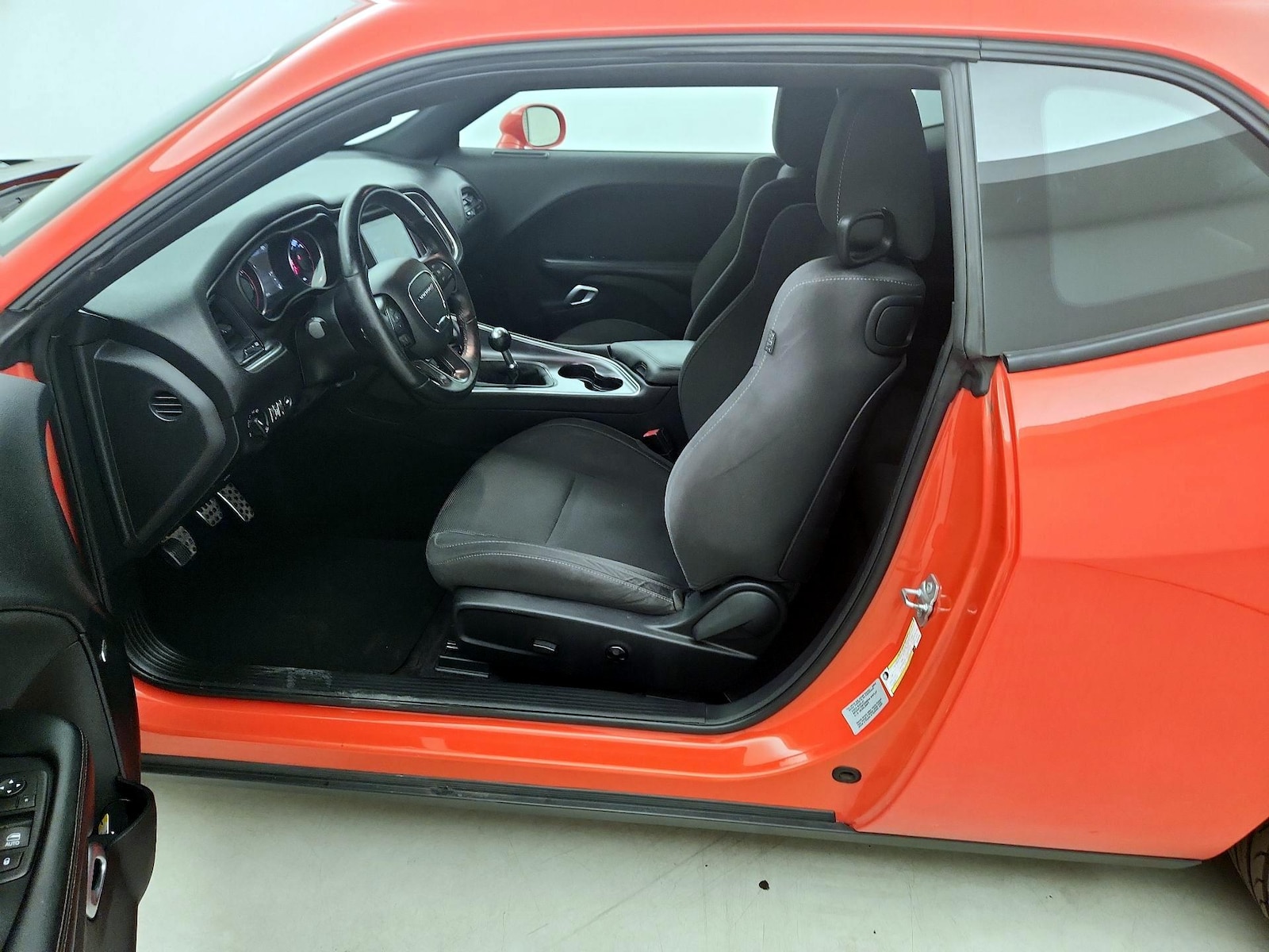 2016 Dodge Challenger R/T - Photo 10