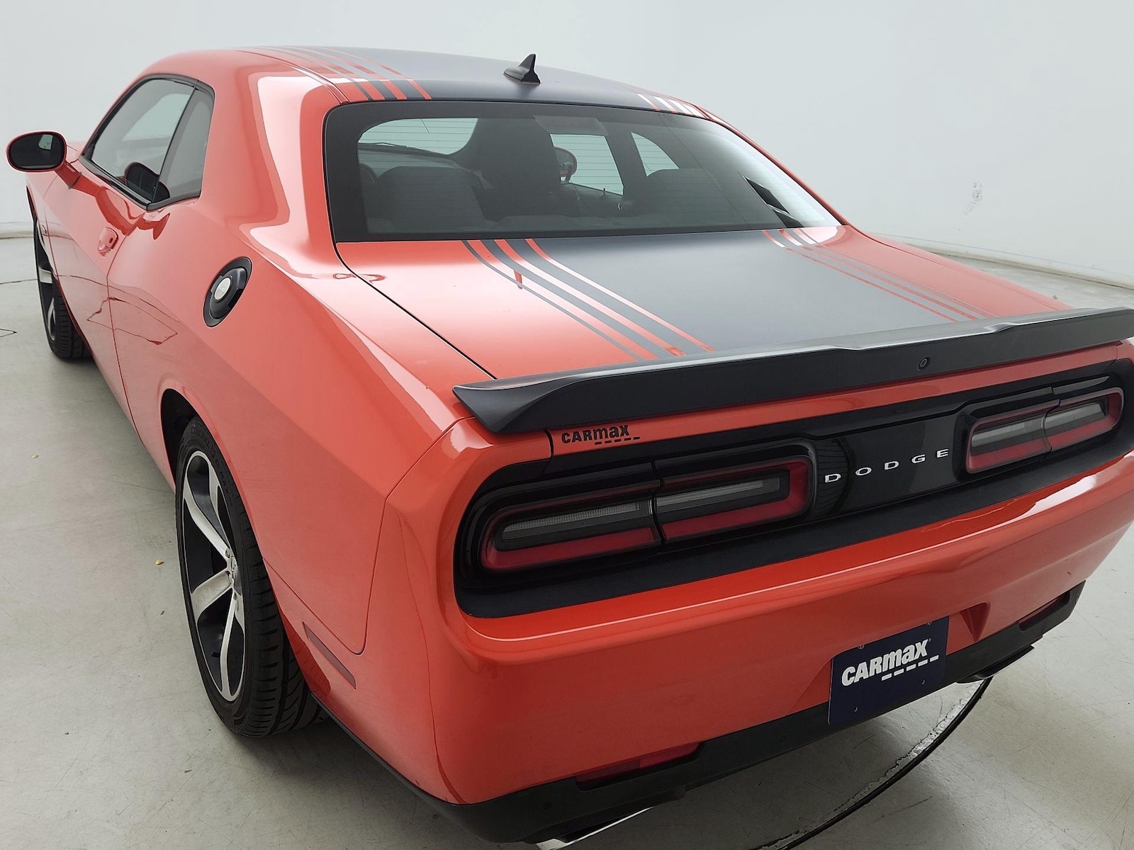 2016 Dodge Challenger R/T - Photo 7