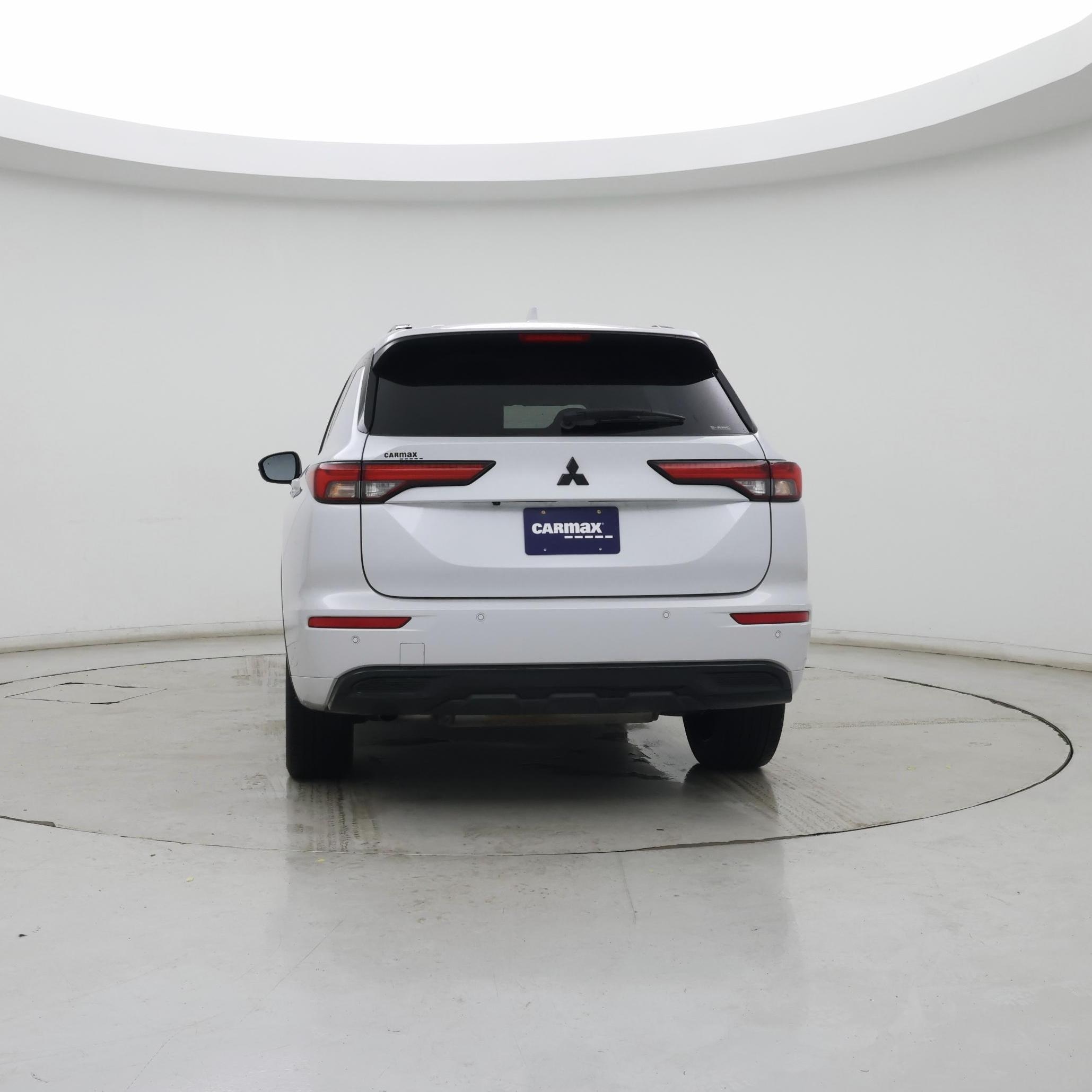 Thumbnail: 2022 Mitsubishi Outlander - 2