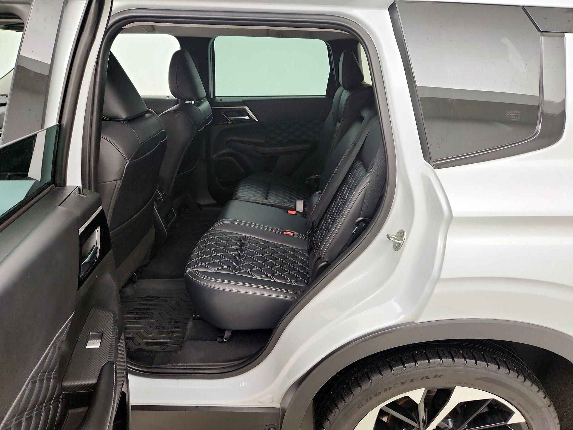 Thumbnail: 2022 Mitsubishi Outlander - 20