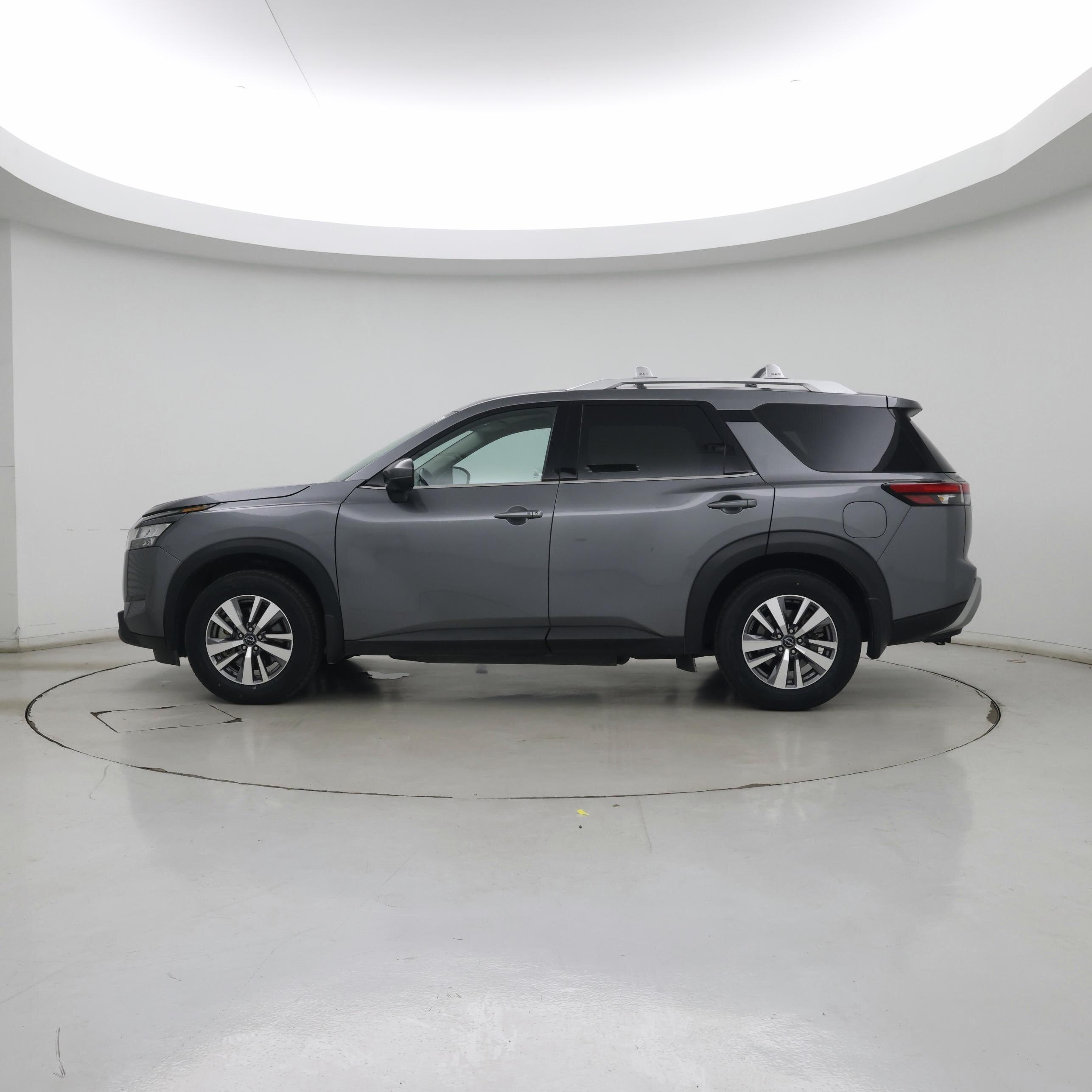Thumbnail: 2023 Nissan Pathfinder - 3