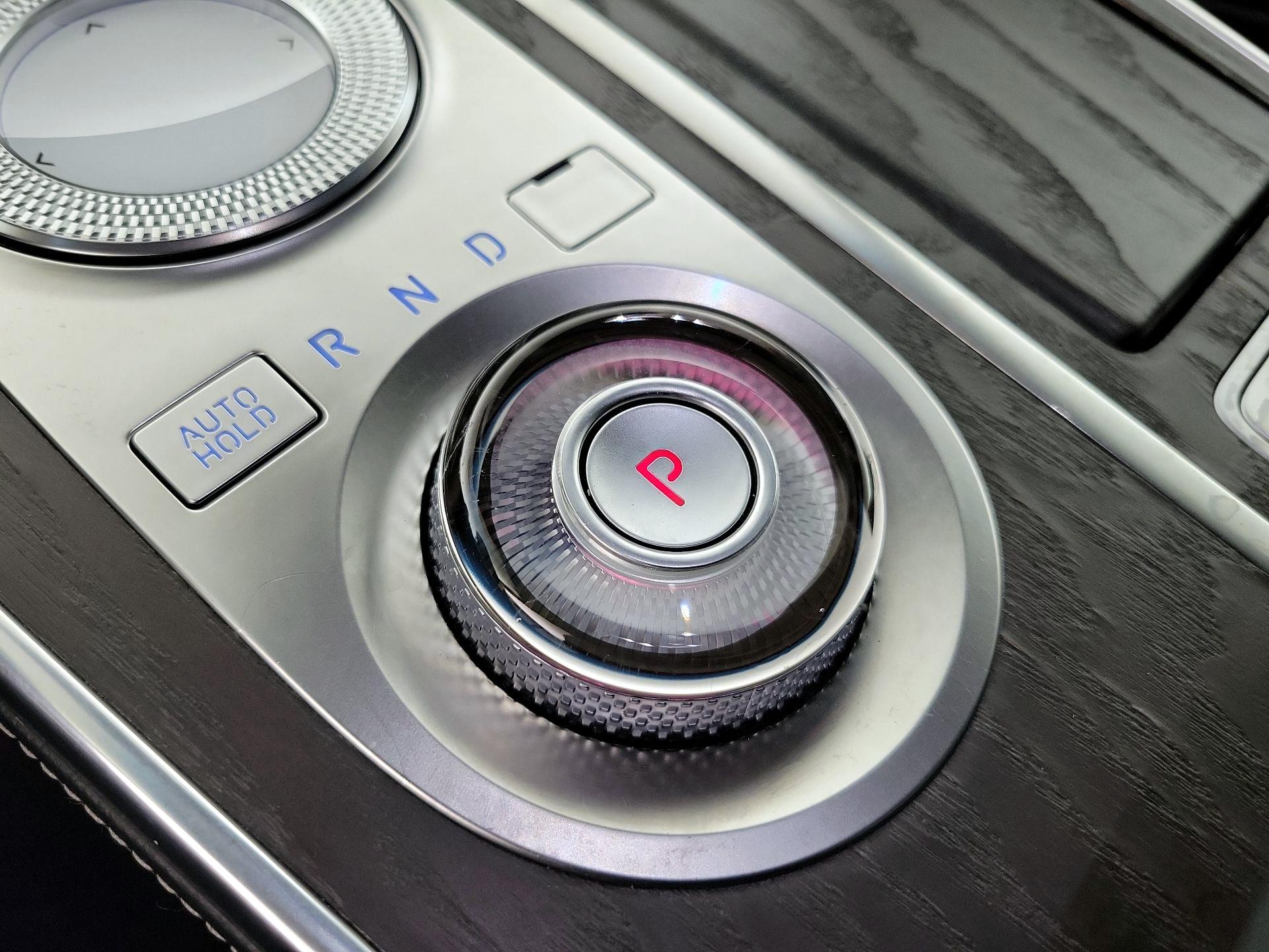Thumbnail: 2021 Genesis GV80 - 18