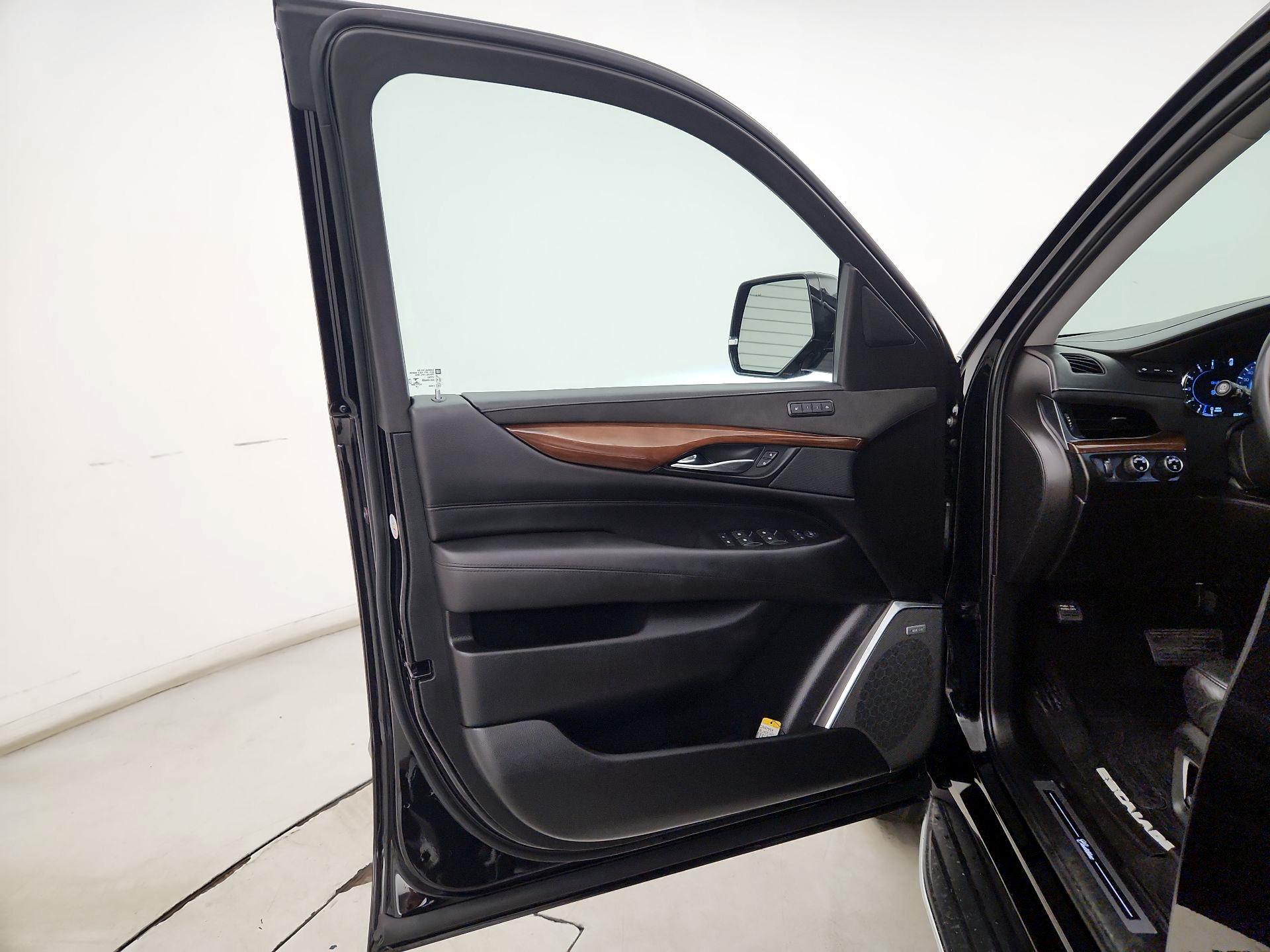 Thumbnail: 2019 Cadillac Escalade - 12