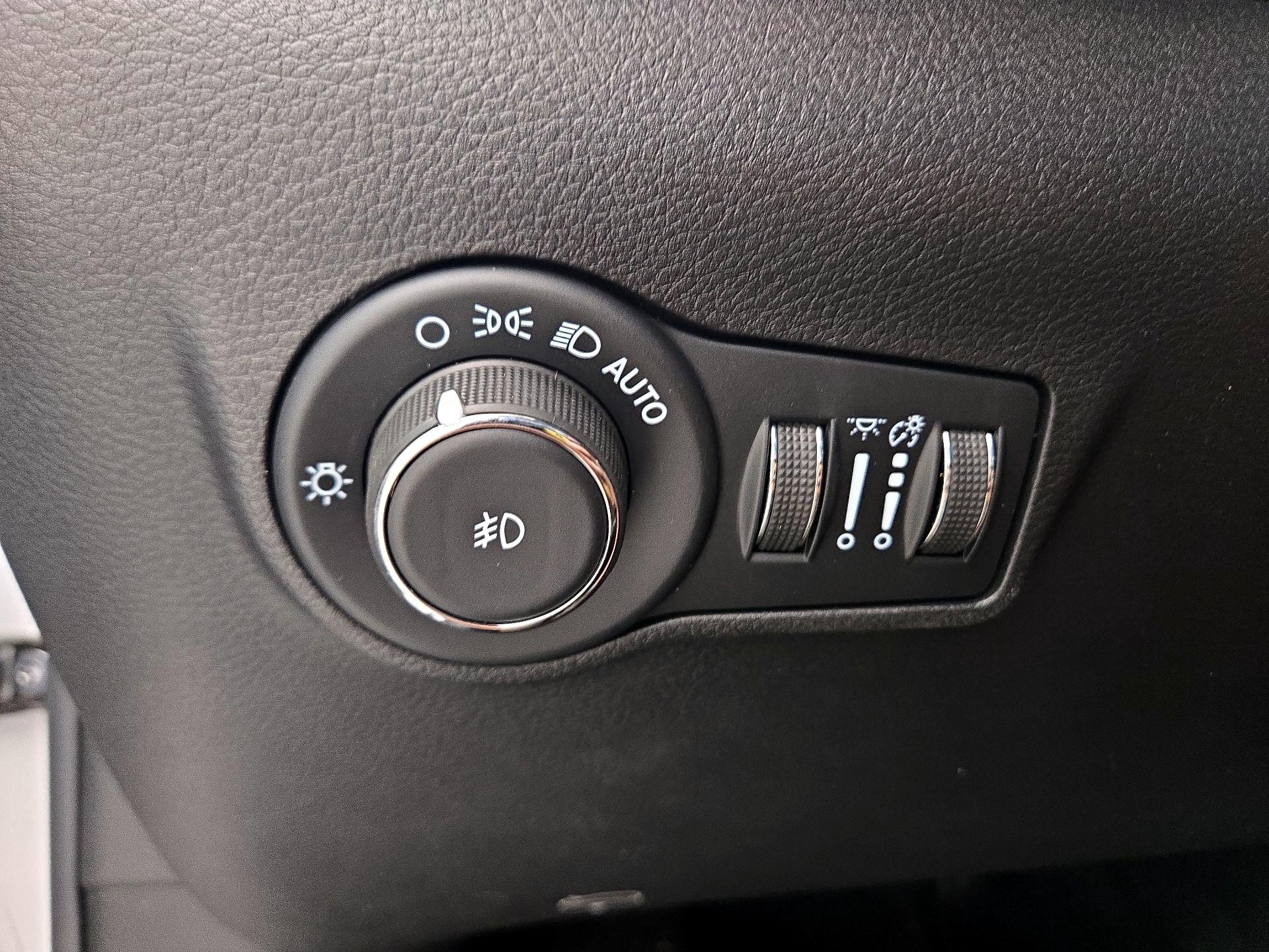 Thumbnail: 2022 Jeep Compass - 13
