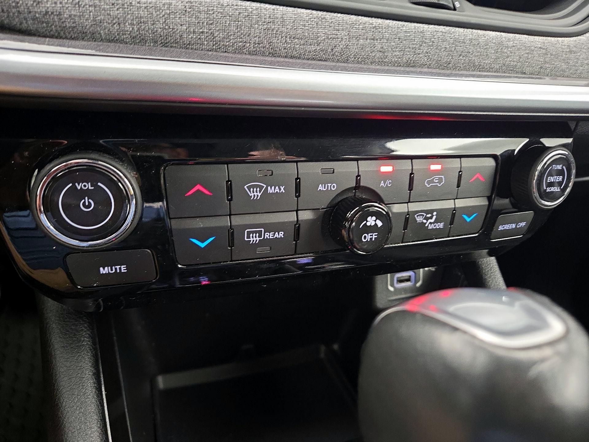 Thumbnail: 2022 Jeep Compass - 16