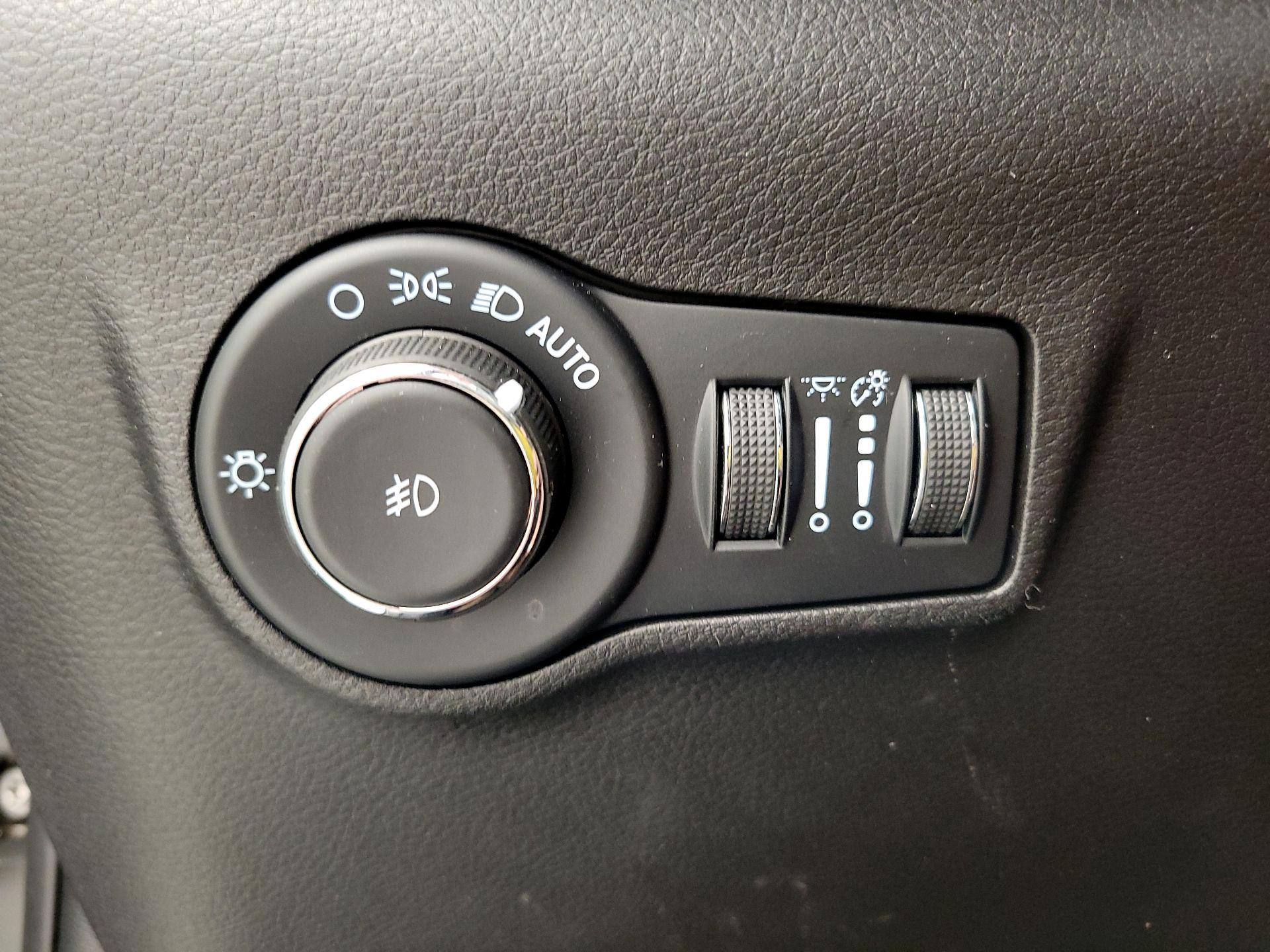 Thumbnail: 2023 Jeep Compass - 13